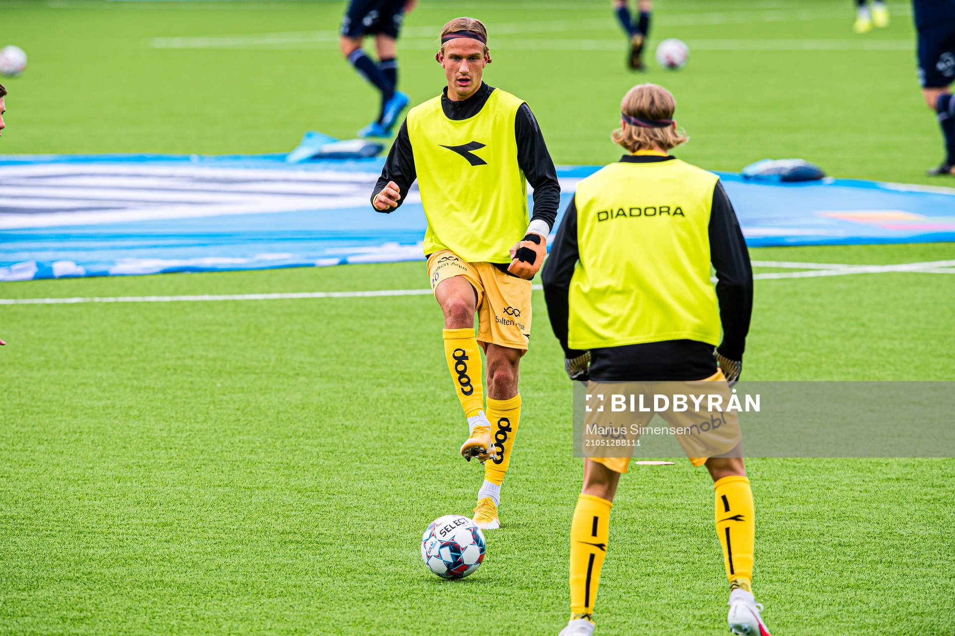 Erik Botheim of Bodø/Glimt warms up