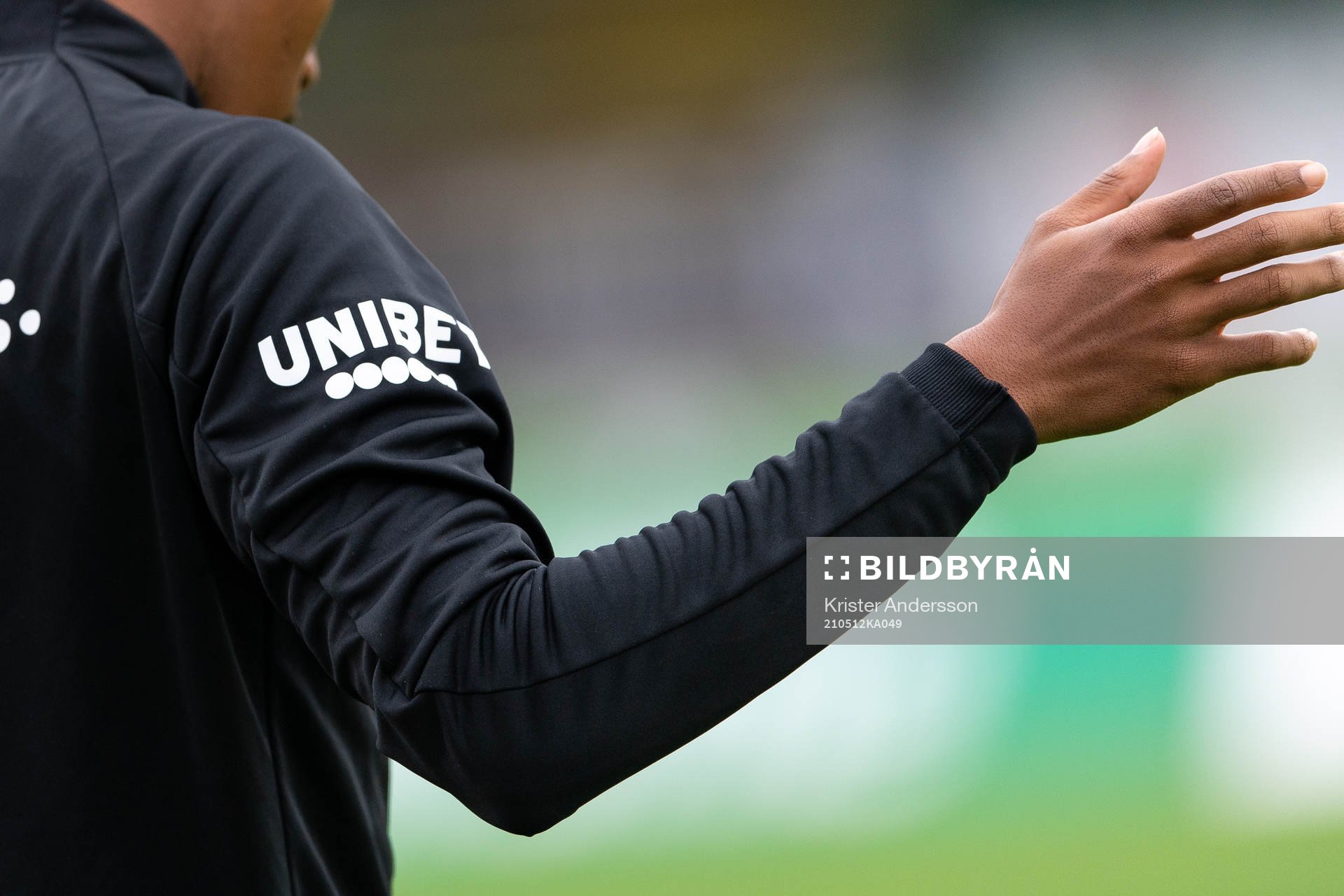 Unibet logo på en tröja före fotbollsmatchen i