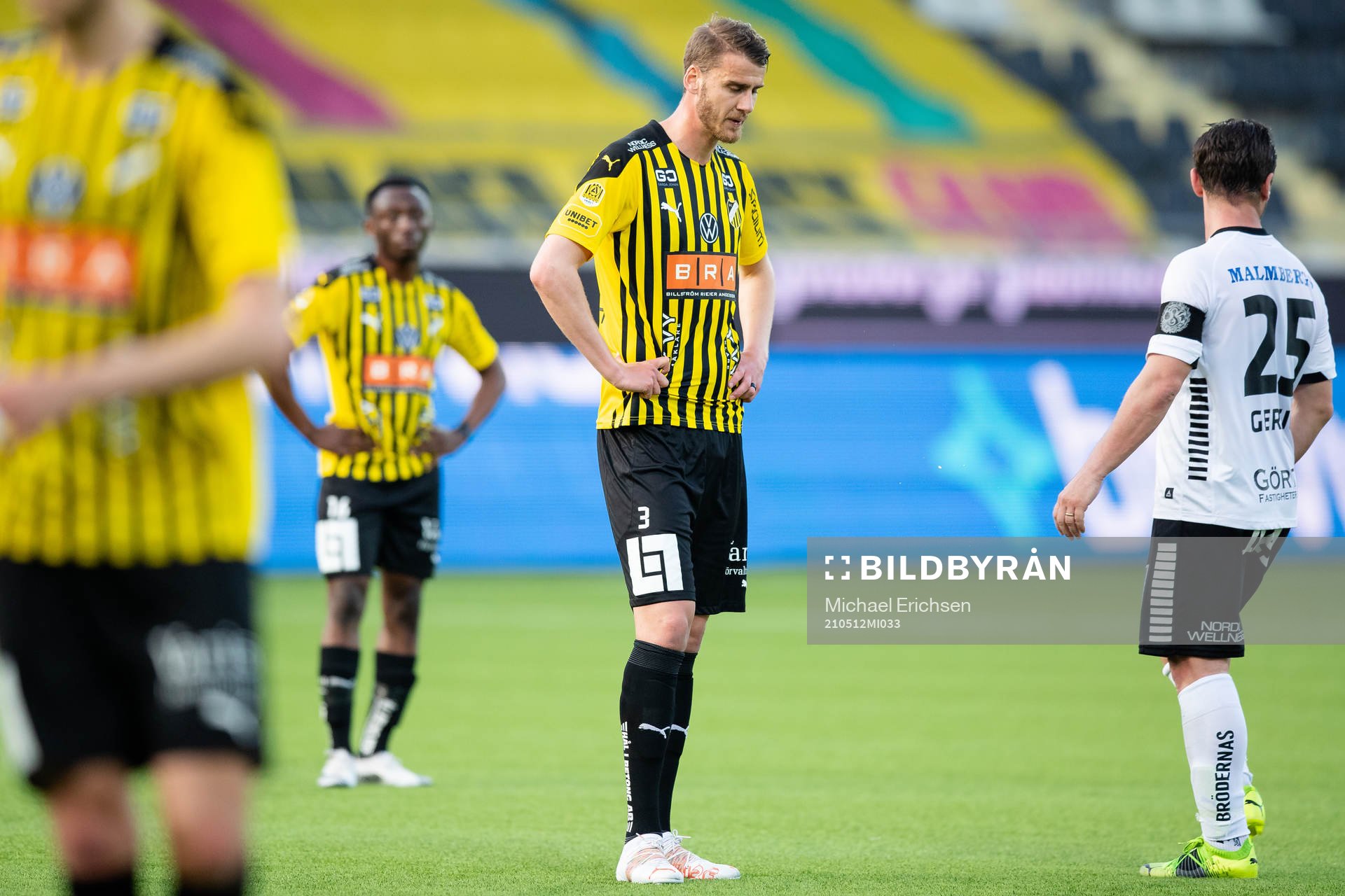 Häckens Johan Hammar deppar i slutet av fotbollsmatchen i