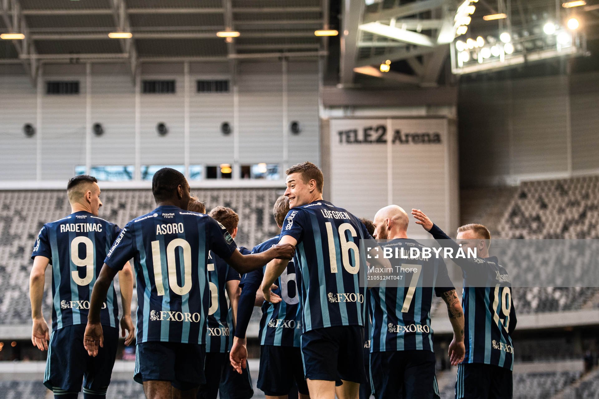 Djurgårdens Jesper Löfgren jublar med lagkamrater