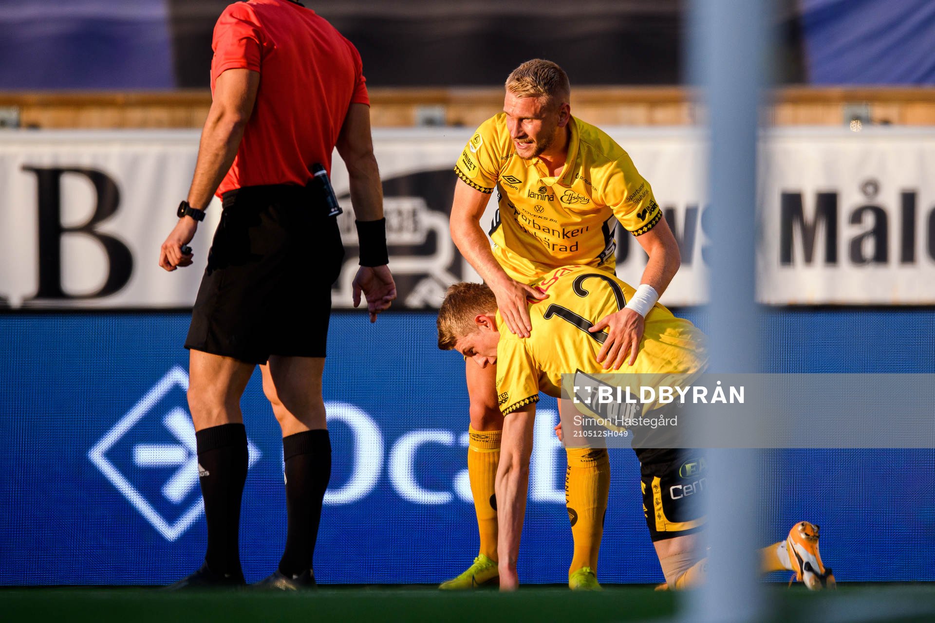 Elfsborgs Simon Strand och Alexander Bernhadsson jublar