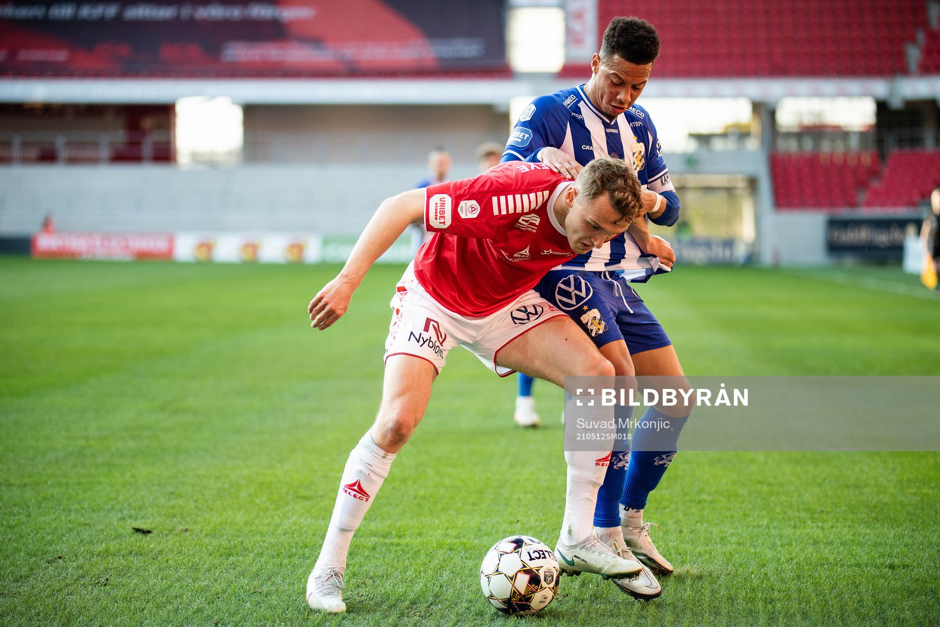 Kalmars Piotr Johansson och IFK Göteborgs Tobias Sana