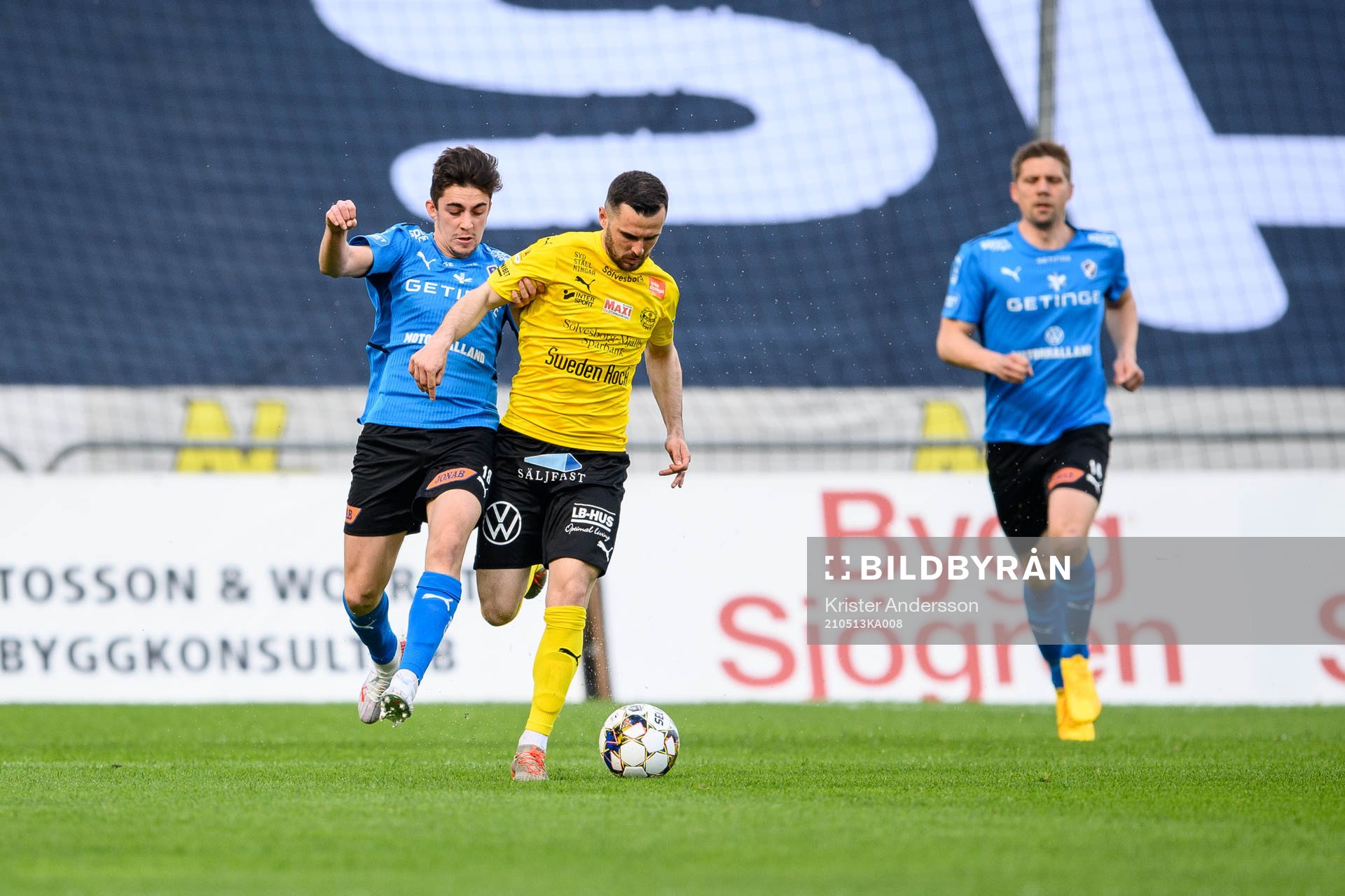 Halmstads Edvin Kurtulus och Mjällbys Kadir Hodzic