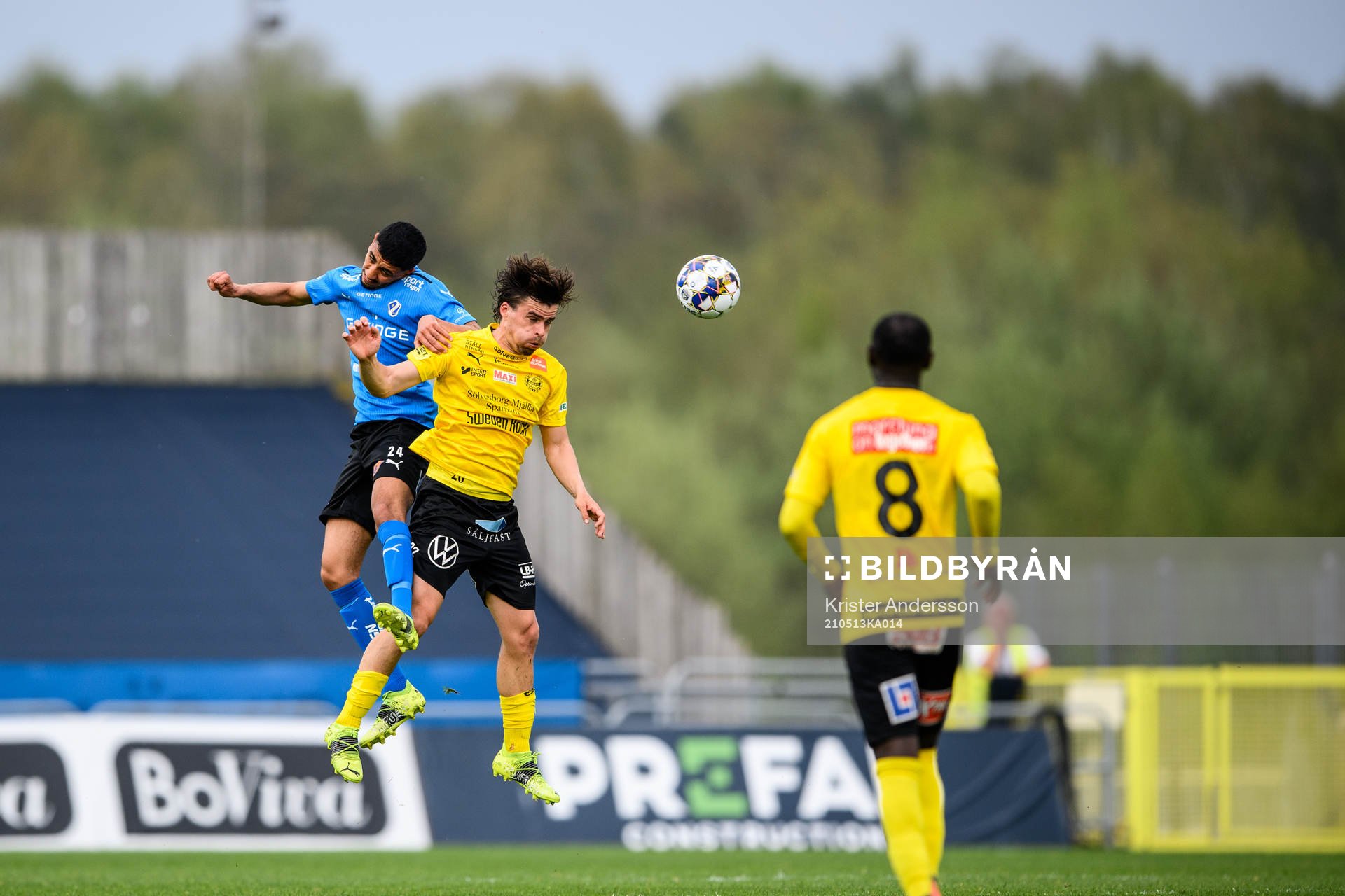 Halmstads Amir Al-Ammari och Mjällbys Jesper Gustavsson
