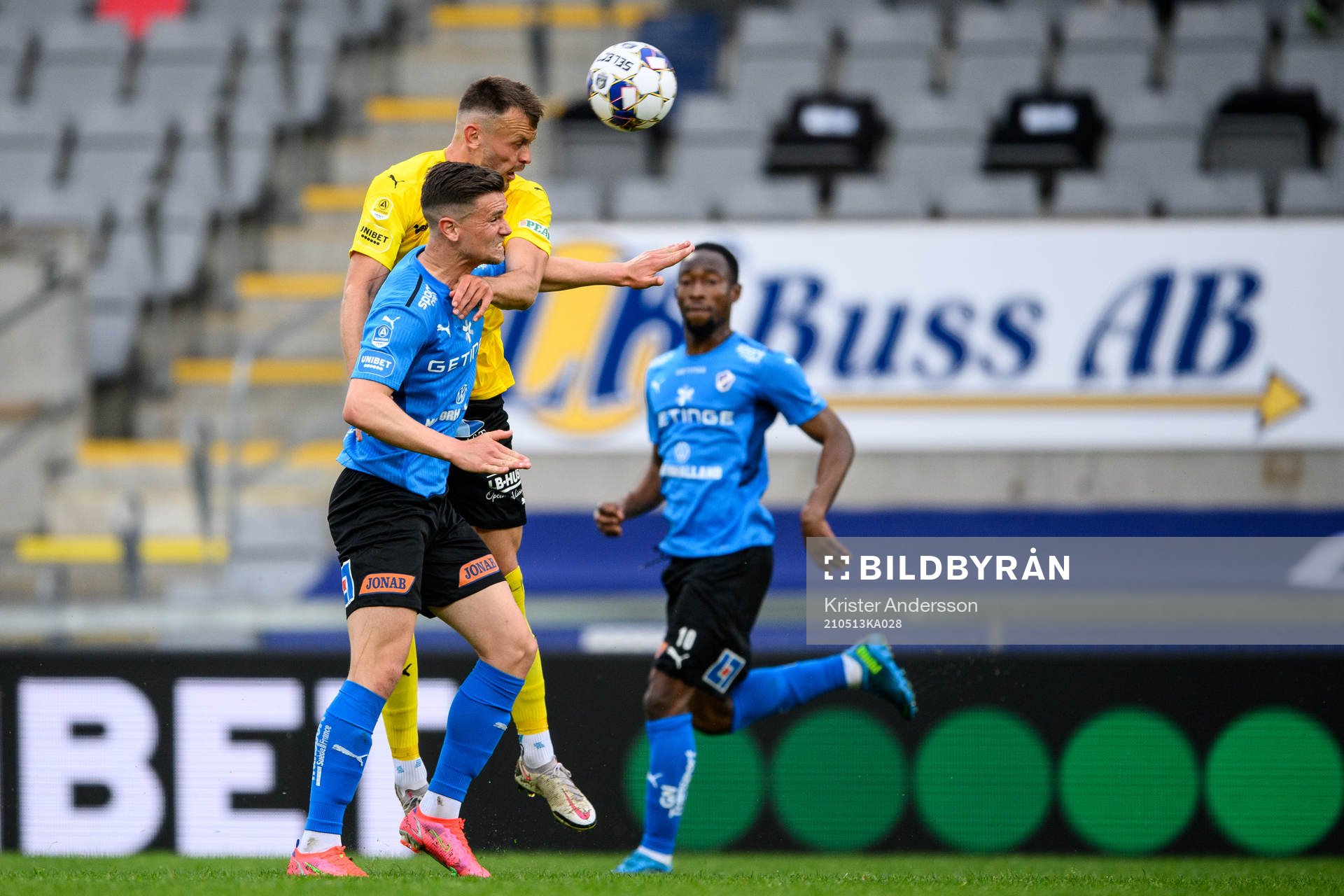 Mjällbys Max Watson och Halmstads Markus Antonsson