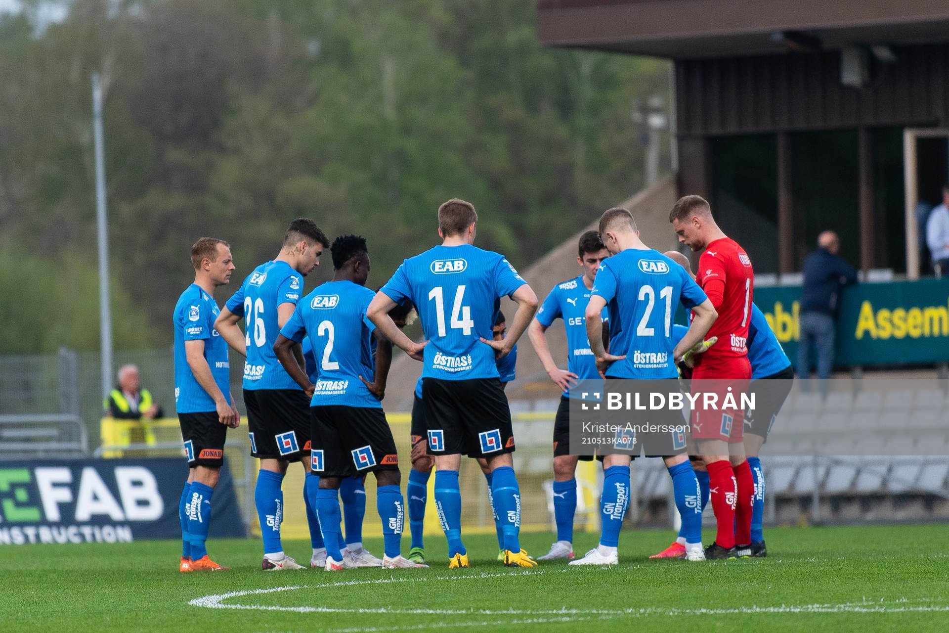 Halmstads spelare samlade före fotbollsmatchen i