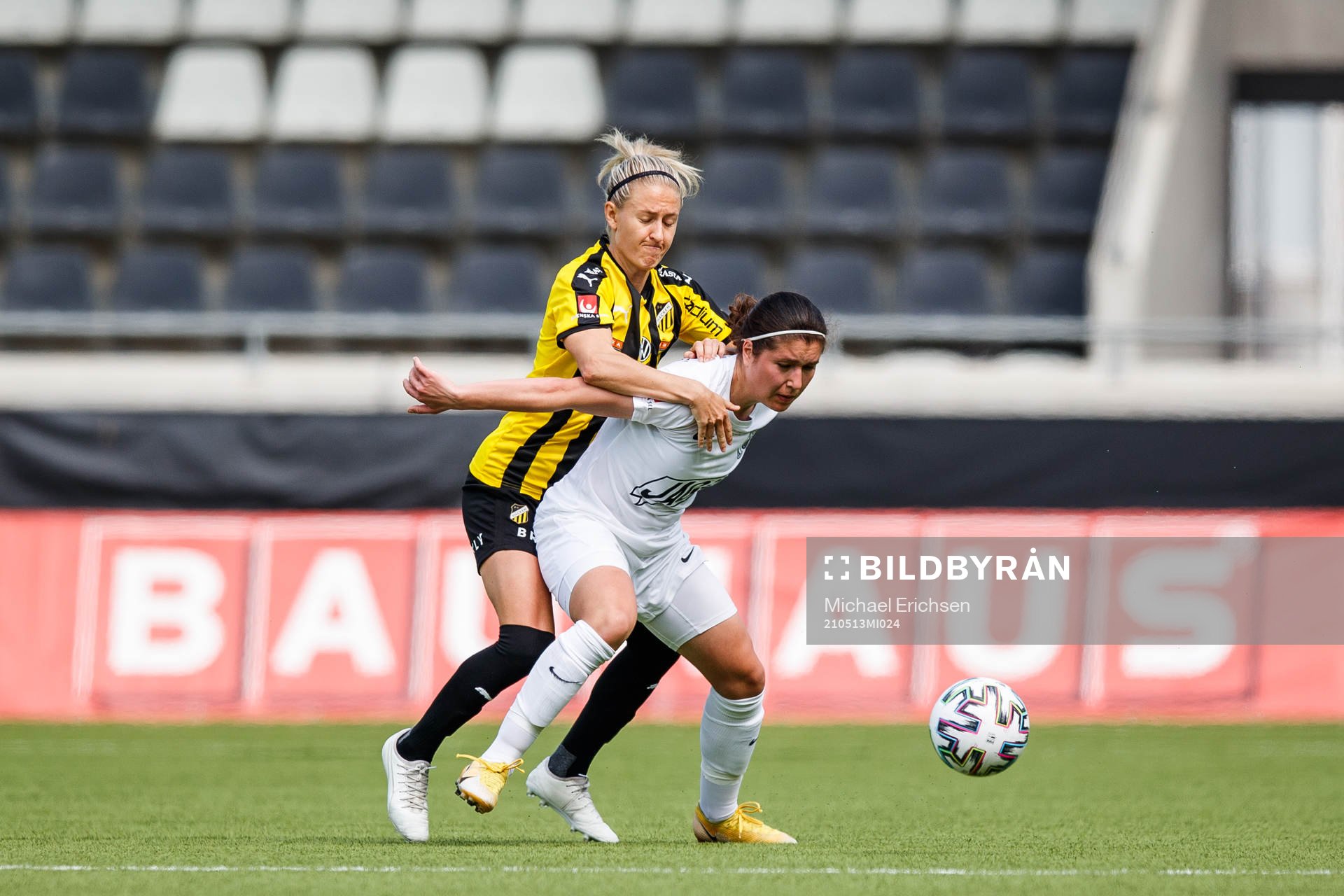 Häckens Emma Kullberg och Eskilstunas Loreta Kullashi