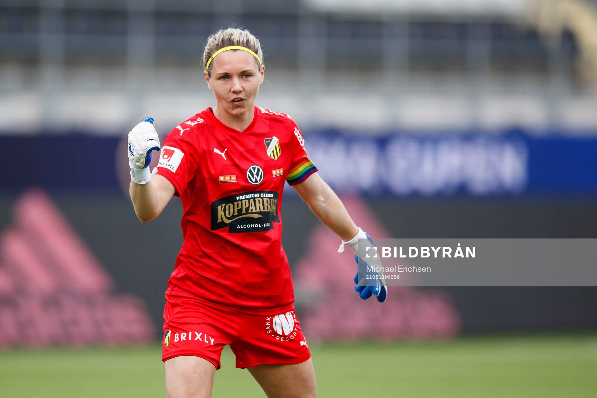Häckens målvakt Jennifer Falk jublar