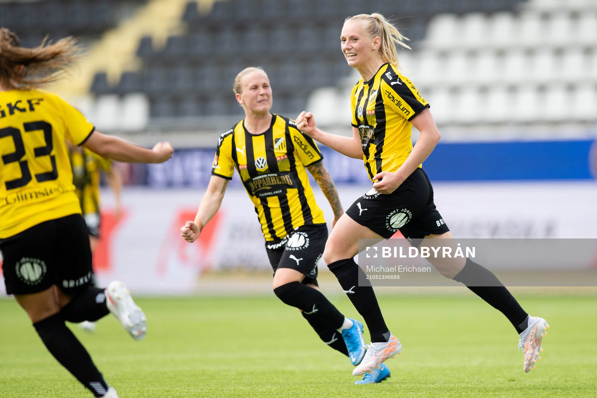 Häckens Stina Blackstenius jublar