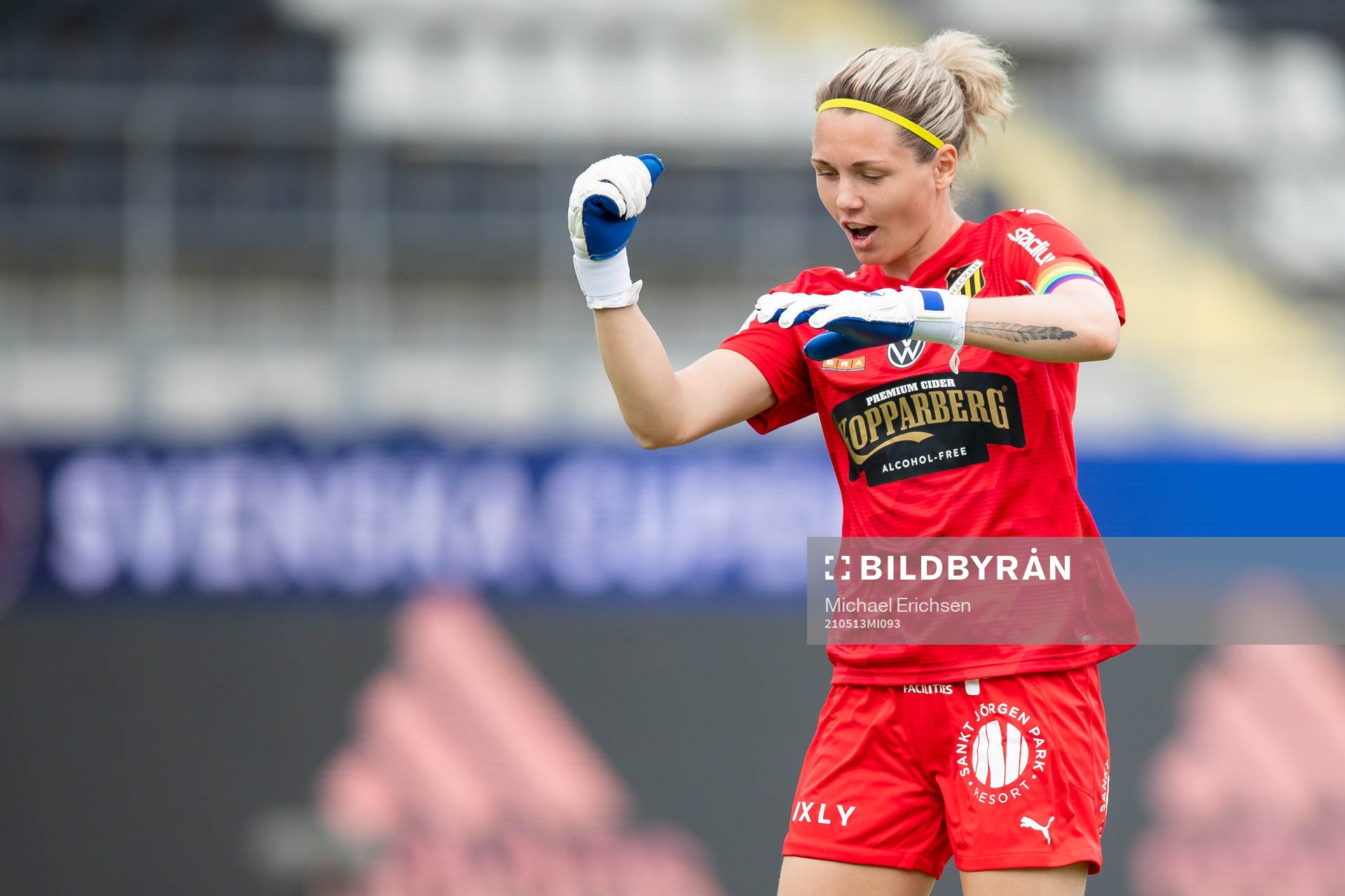 Häckens målvakt Jennifer Falk jublar