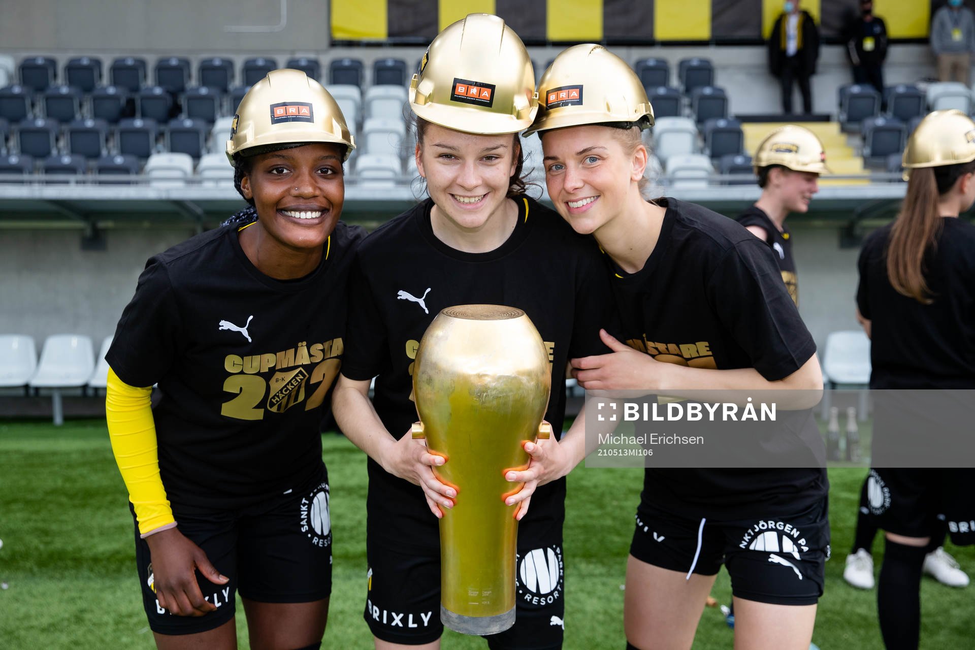 Häckens Evelyn Ijeh, Anna Julia Csiki och Dilja Yr Zomers