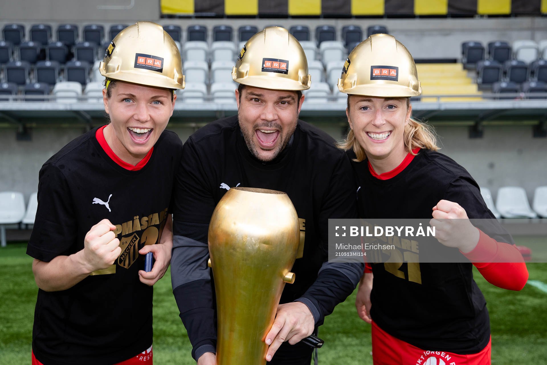 Häckens målvakt Jennifer Falk, målvaktstränare Mattias