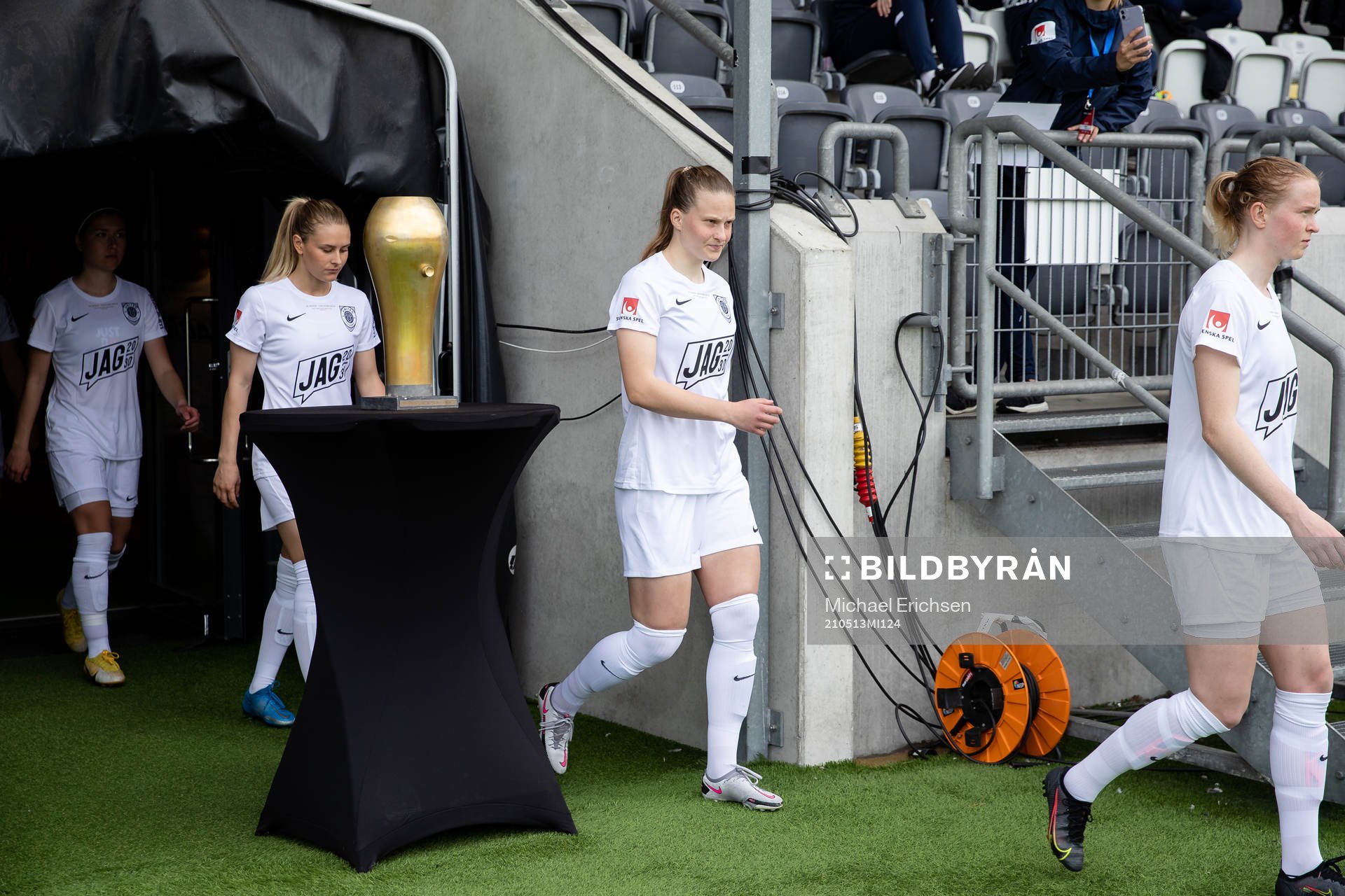Eskilstuna på väg ut till line up innan finalen i Svenska