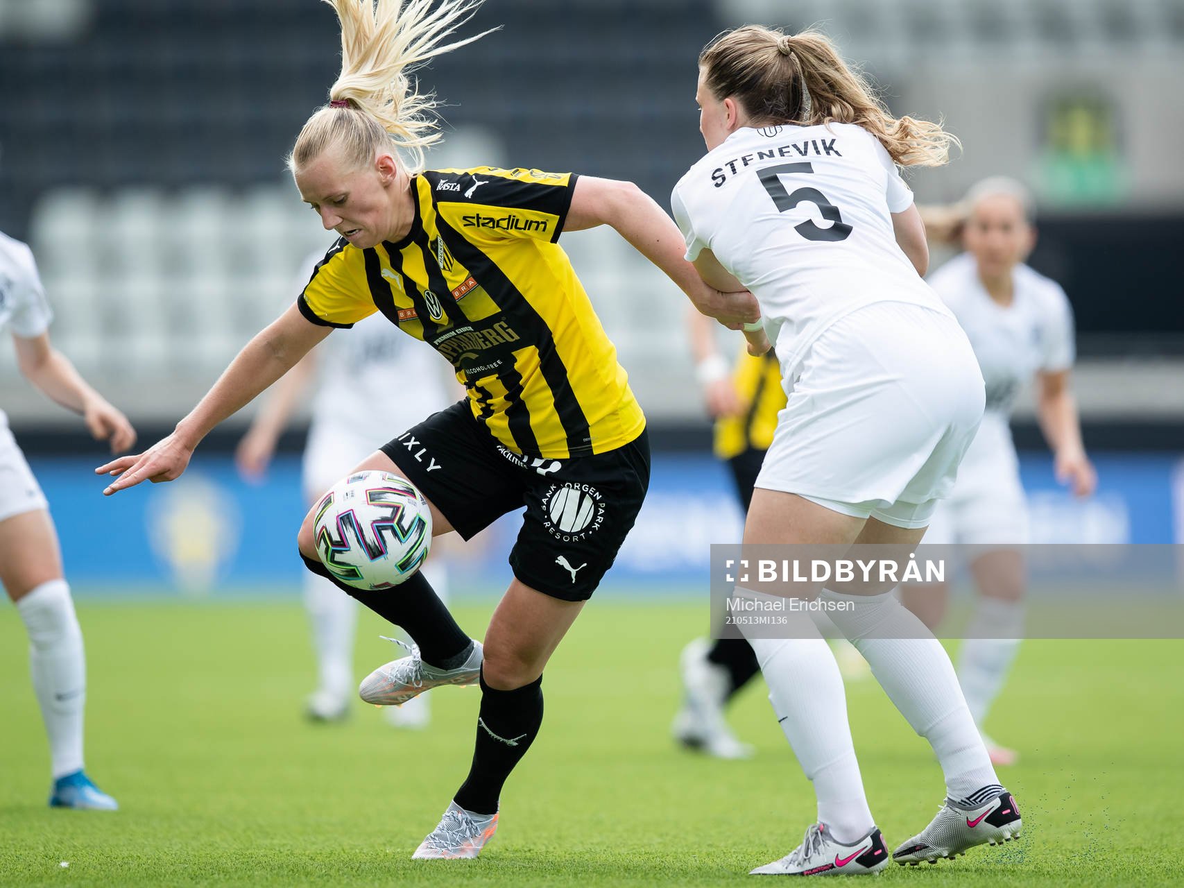 Häckens Stina Blackstenius och Eskilstunas Elise Stenevik
