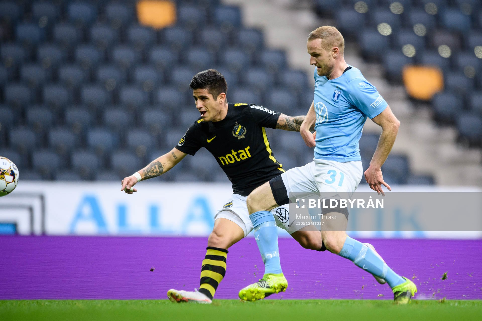 s Nicolas Stefanelli och Malmö FFs Franz Brorsson