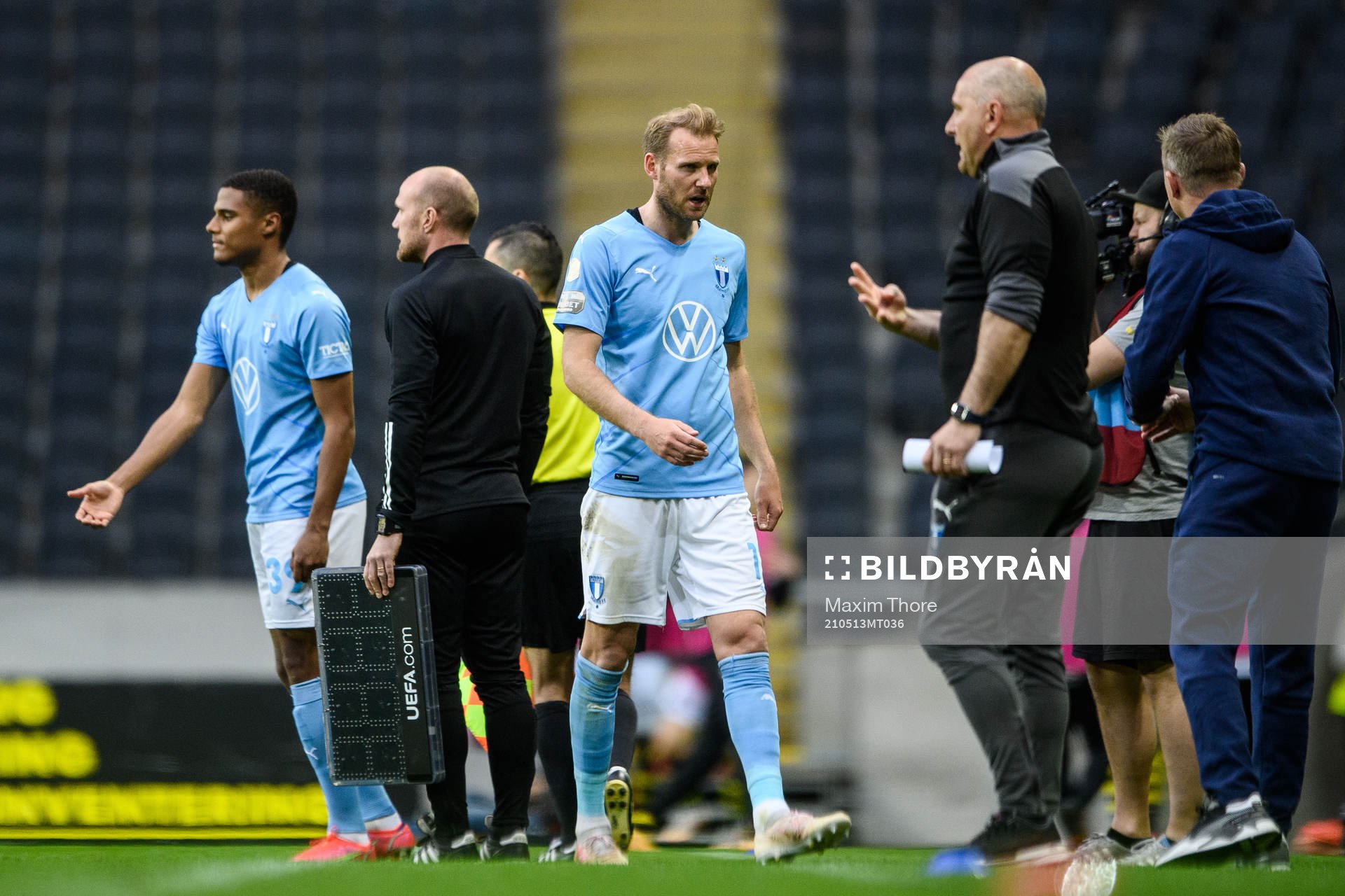 Malmö FFs Ola Toivonen byts ut
