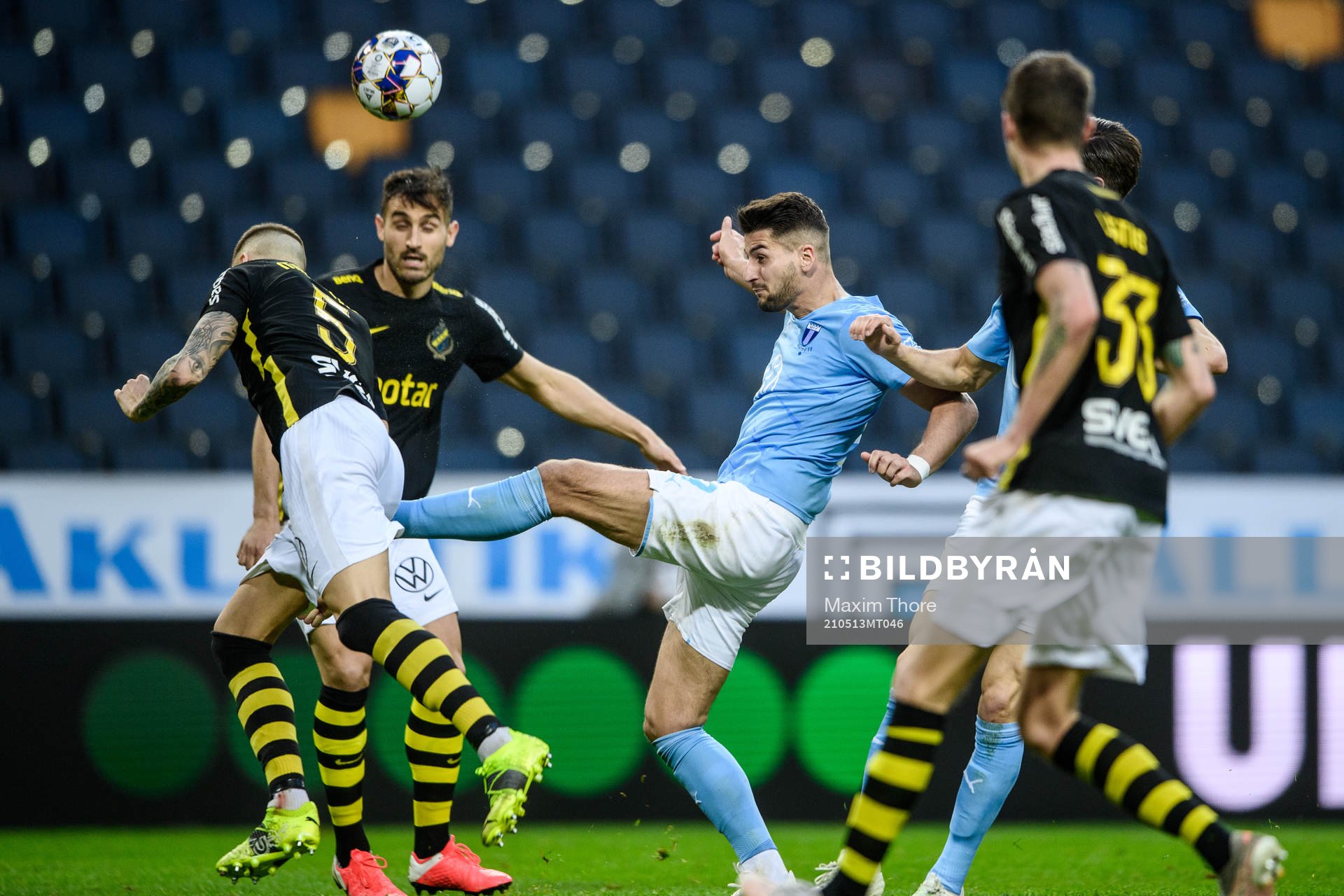 s Alexander Milosevic och Malmö FFs Antonio Colak