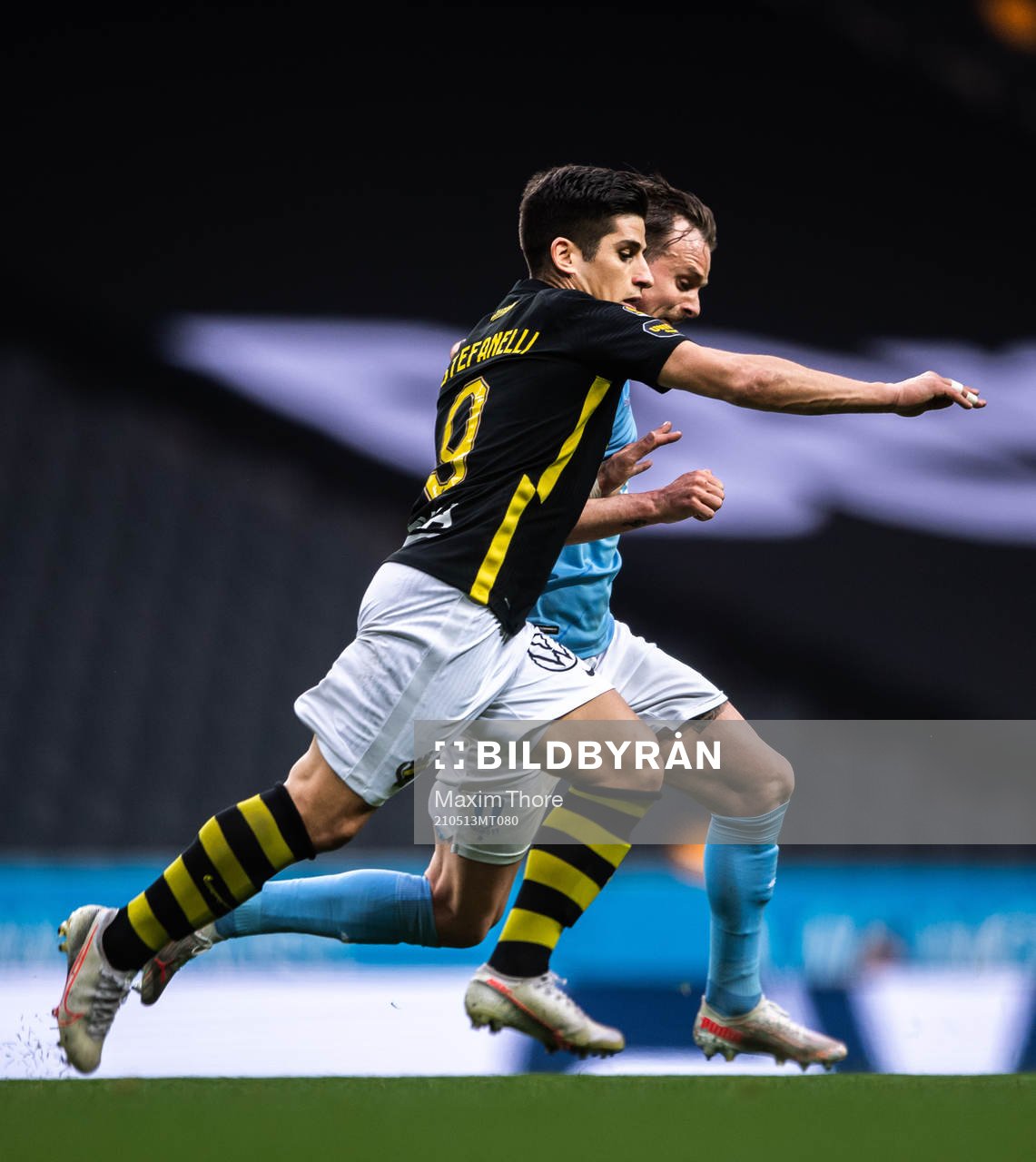 s Nicolas Stefanelli och Malmö FFs Eric Larsson
