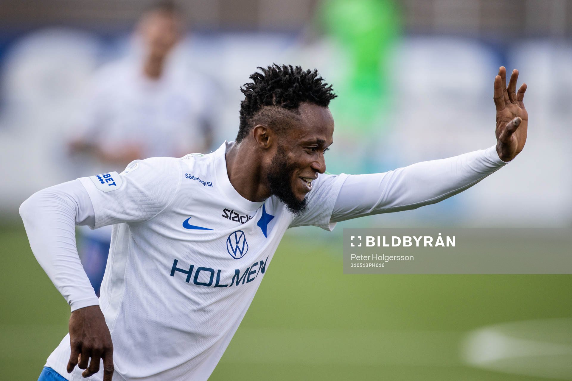 IFK Norrköpings Samuel Adegbenro jublar