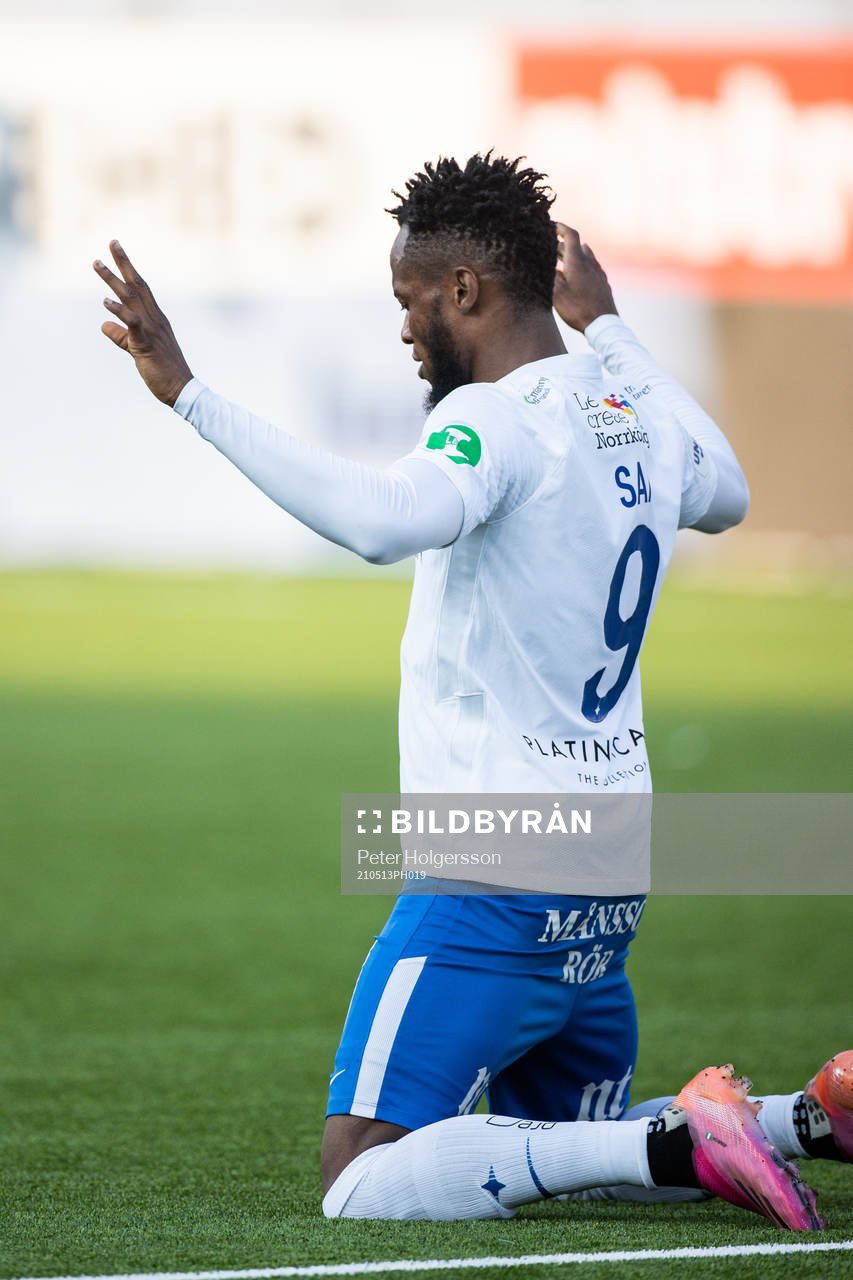 IFK Norrköpings Samuel Adegbenro jublar