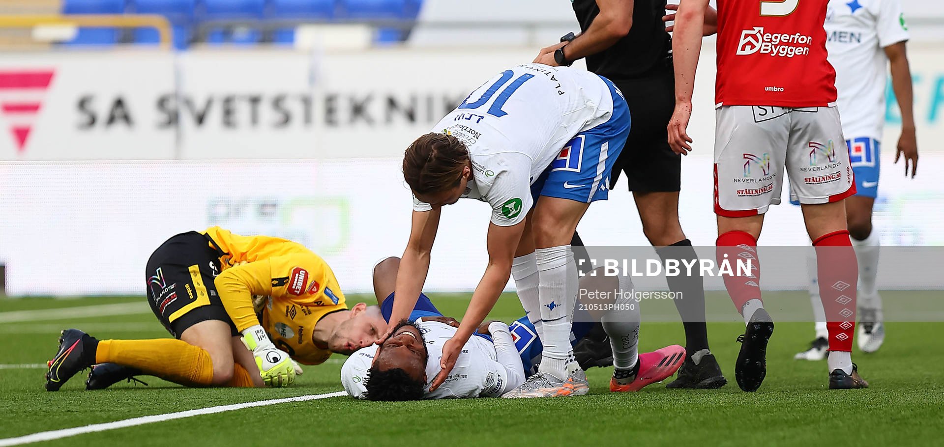 Efter kollision mellan Degerfors Jeffrey Gal och IFK