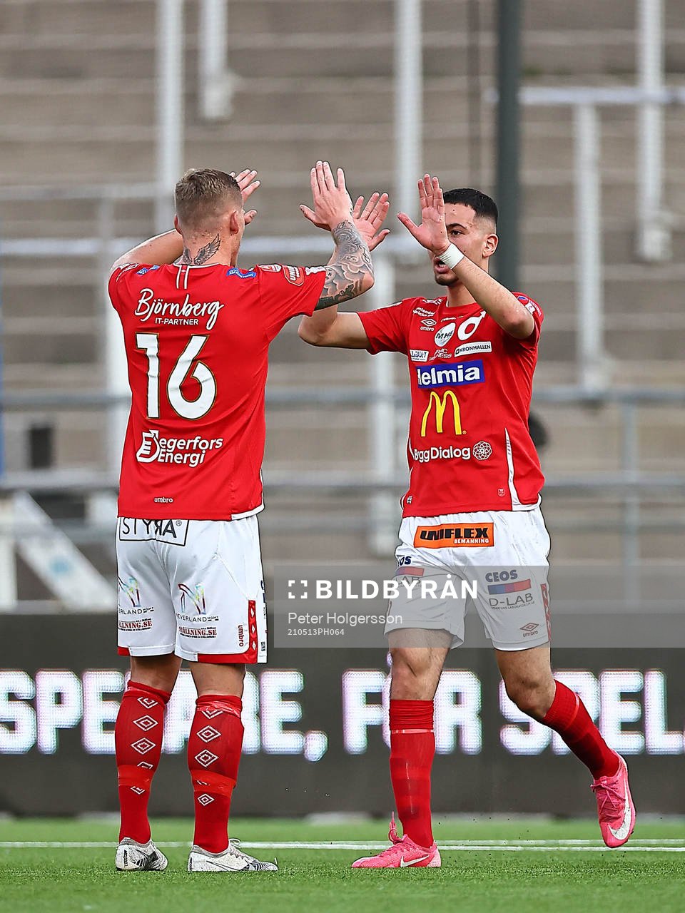 Degerfors Victor Edvardsen och Abdelrahman Saidi jublar