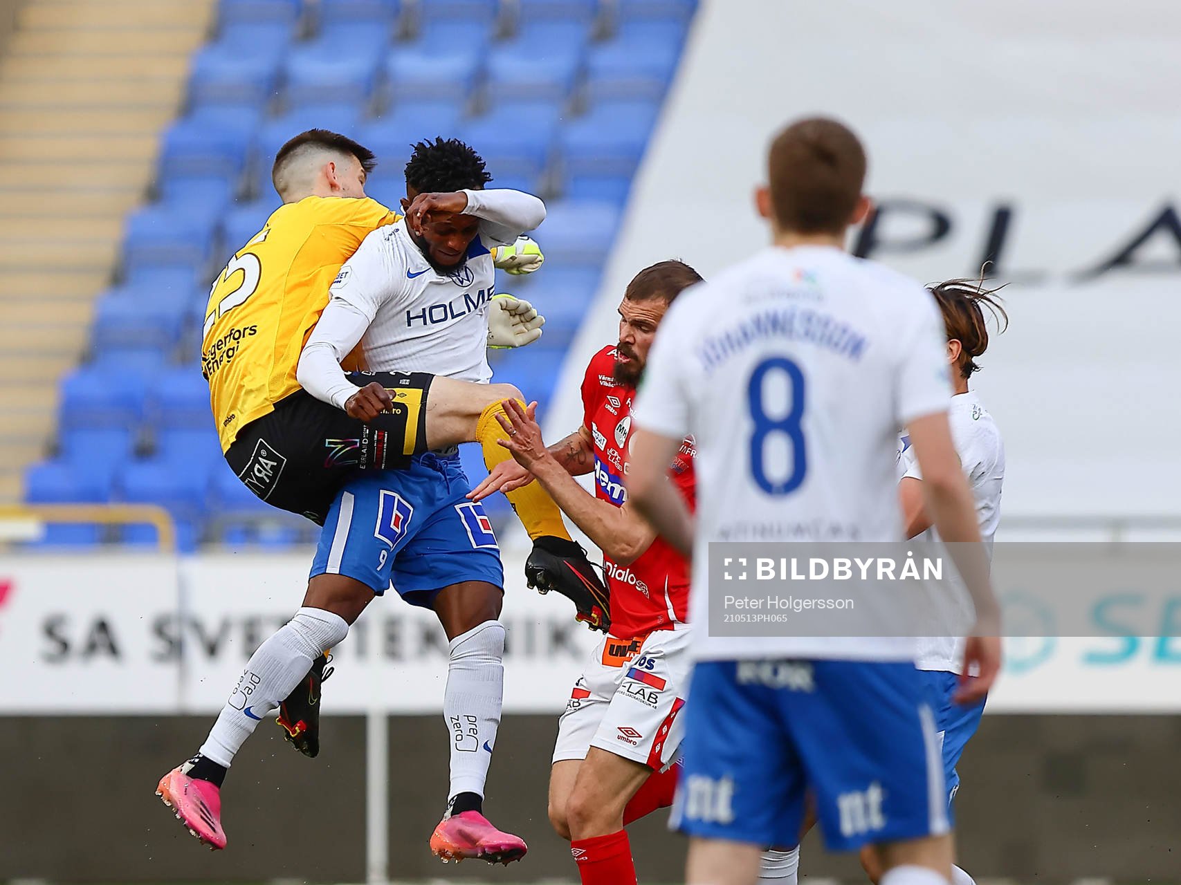 Degerfors Jeffrey Gal och IFK Norrköpings Samuel Adegbenro