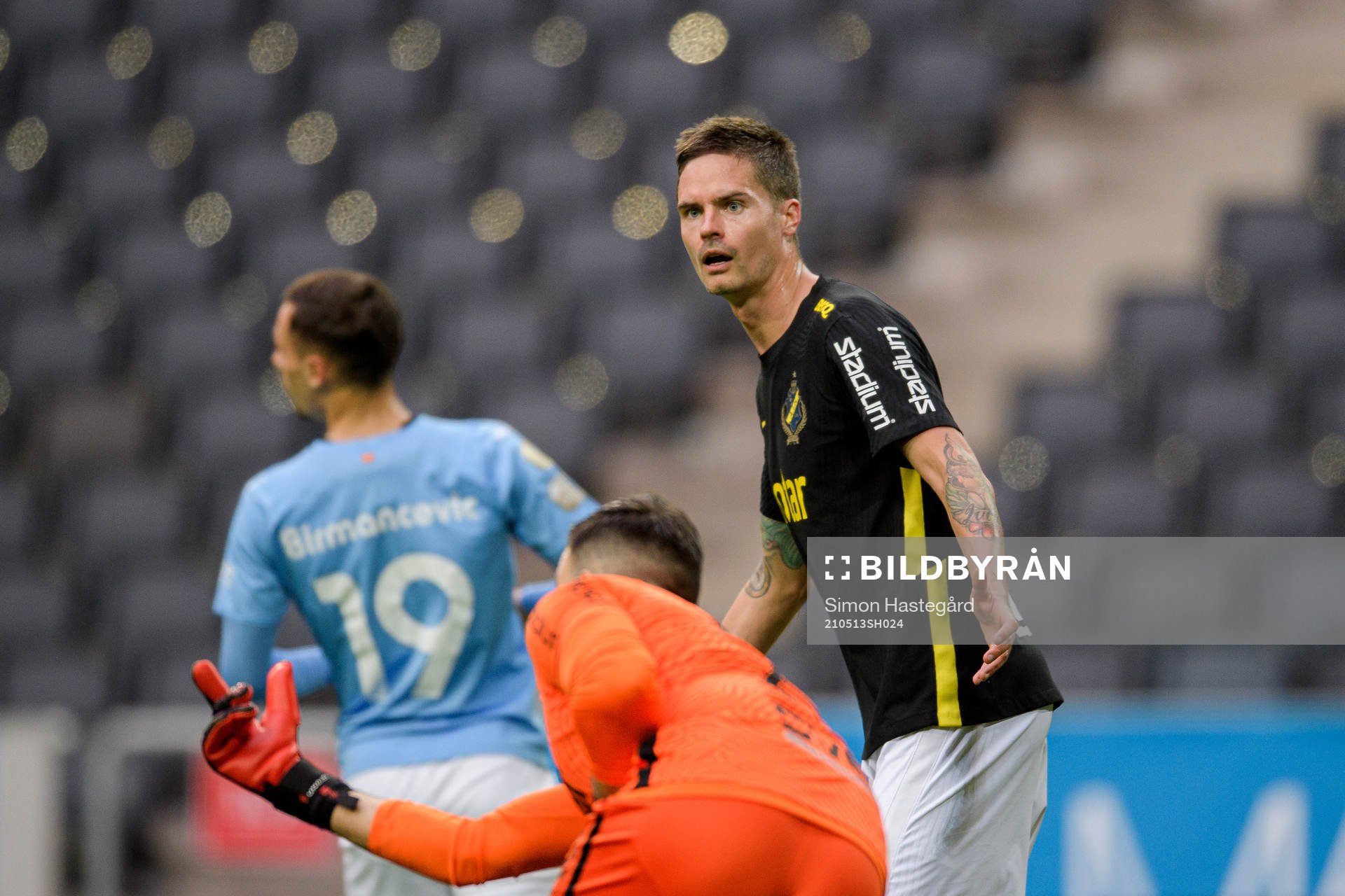 s Mikael Lustig