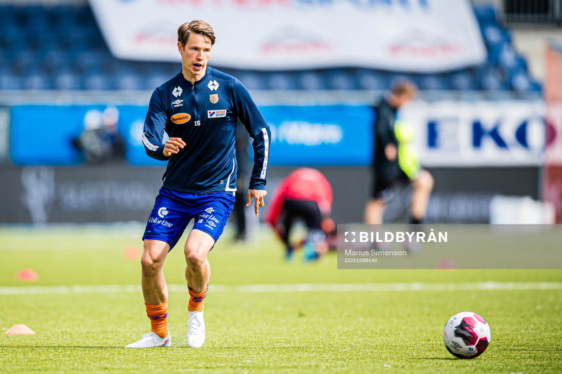 Kristoffer Ødemarksbakken of Aalesund warms up