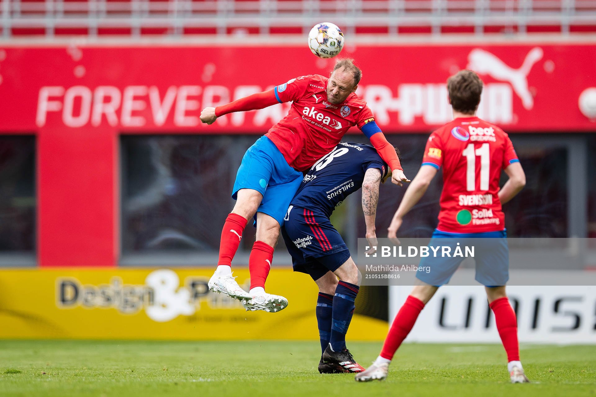 Helsingborgs Andreas Granqvist och Östers James Keene