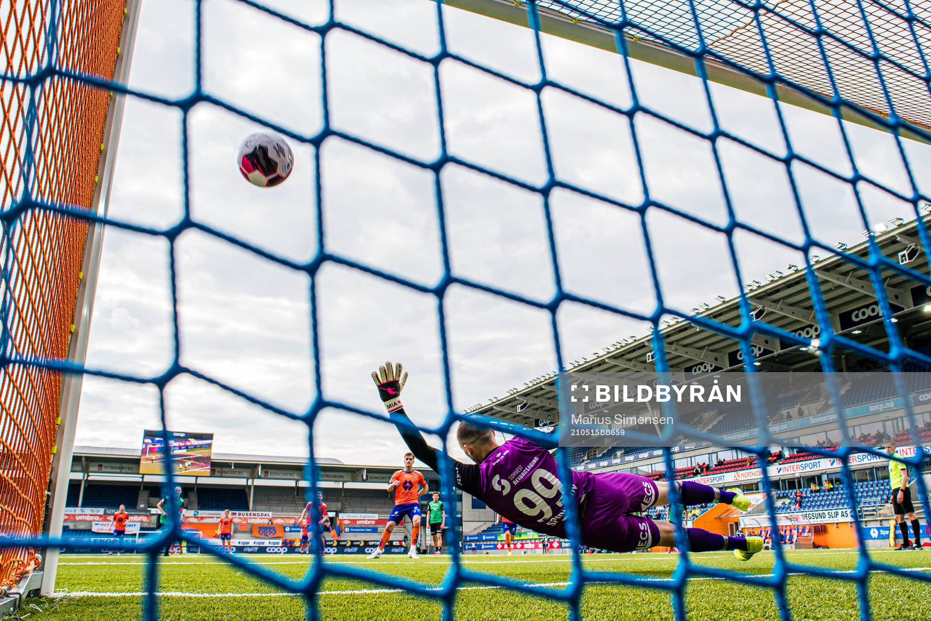 Sigurd Hauso Haugen of Aalesund scores the 2-1 goal