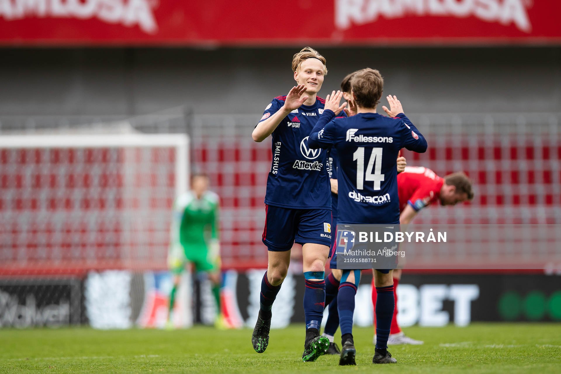 Östers Filip Örnblom och Oliver Silverholt jublar