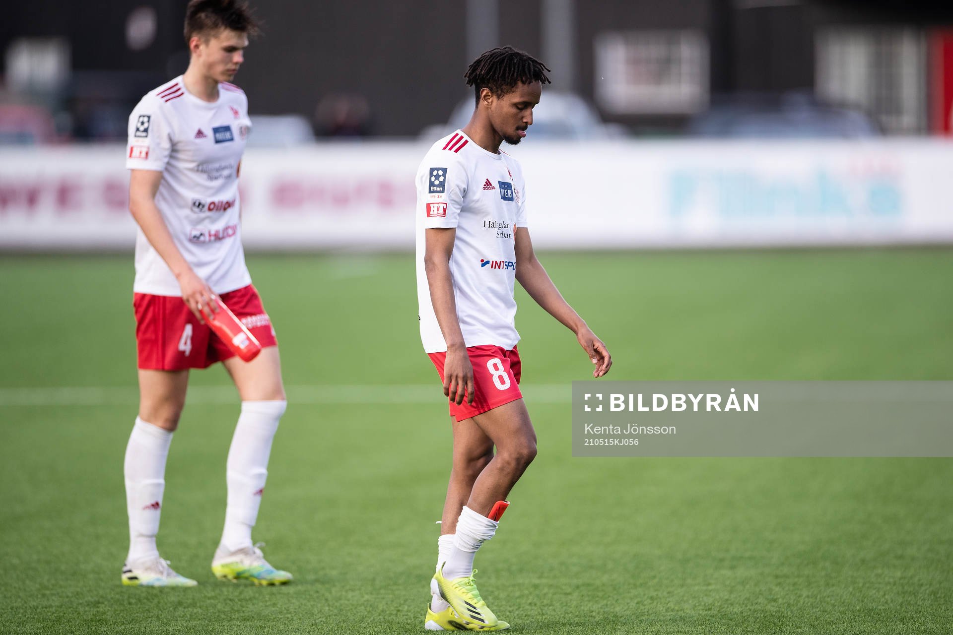 Hudiksvalls Oscar Wallin och Araya Zerai deppar