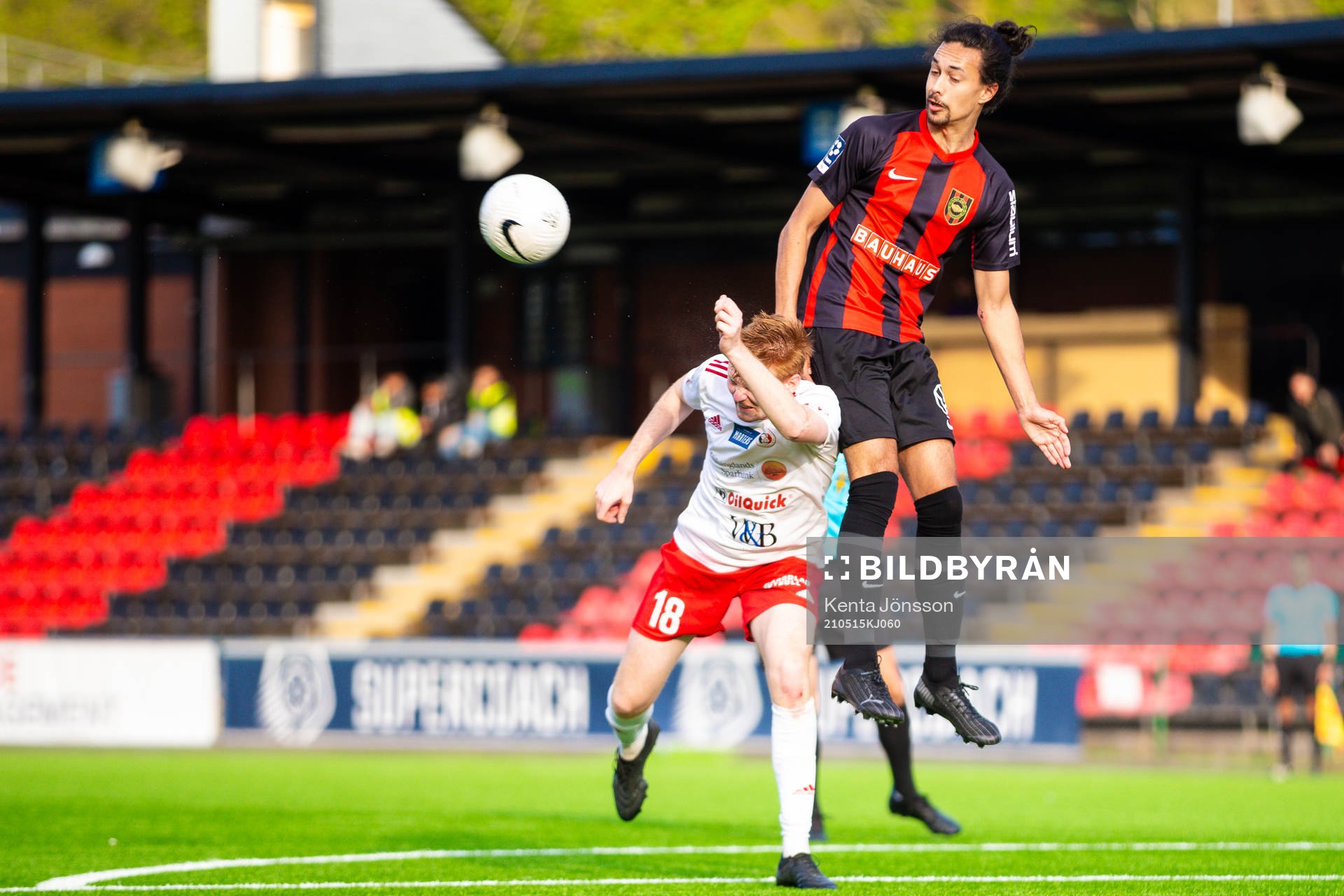 Hudiksvalls Per Hedlund och Brommapojkarnas Monir Jelassi