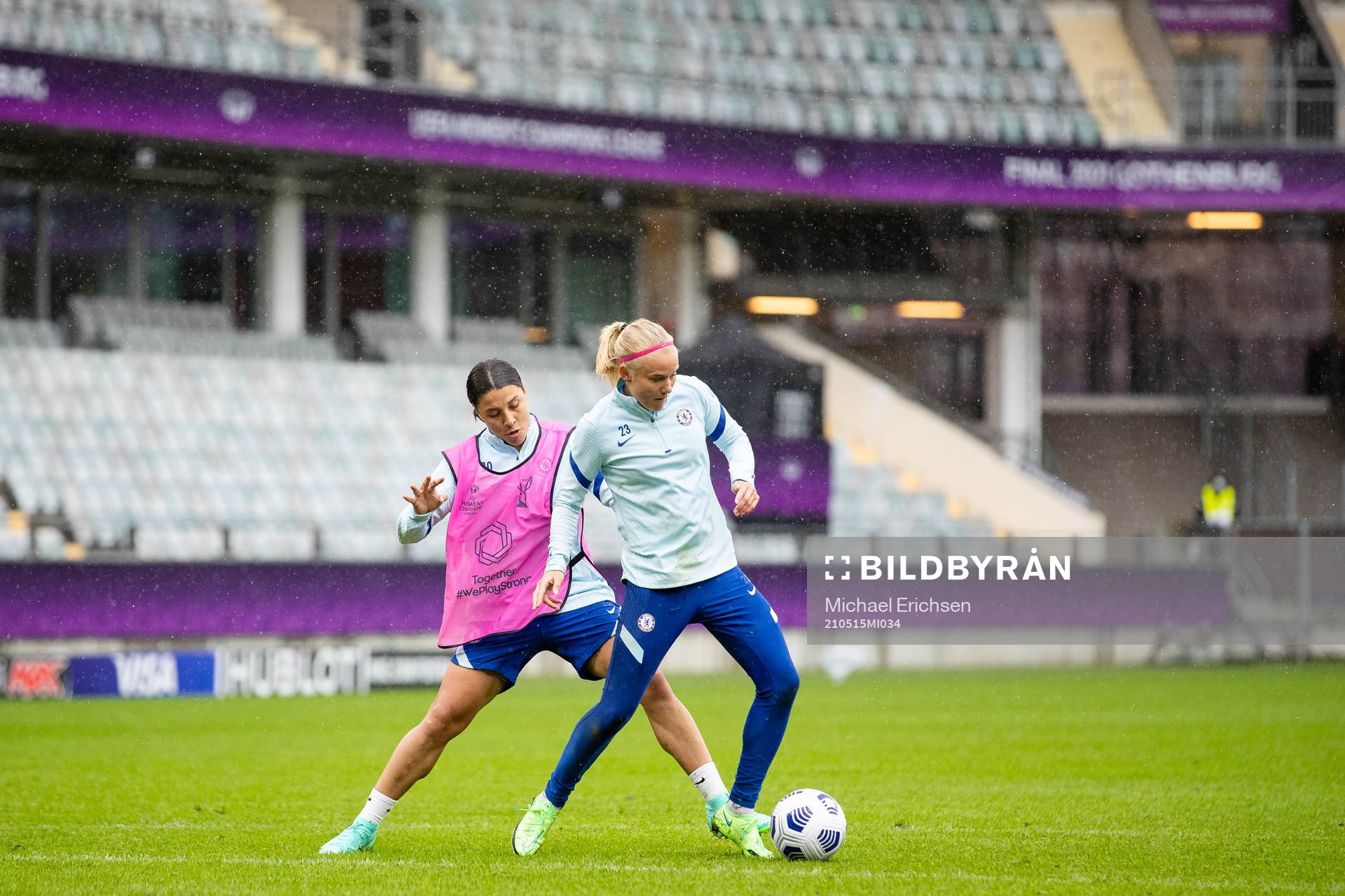 Samantha Kerr and Pernille Harder of Chelsea