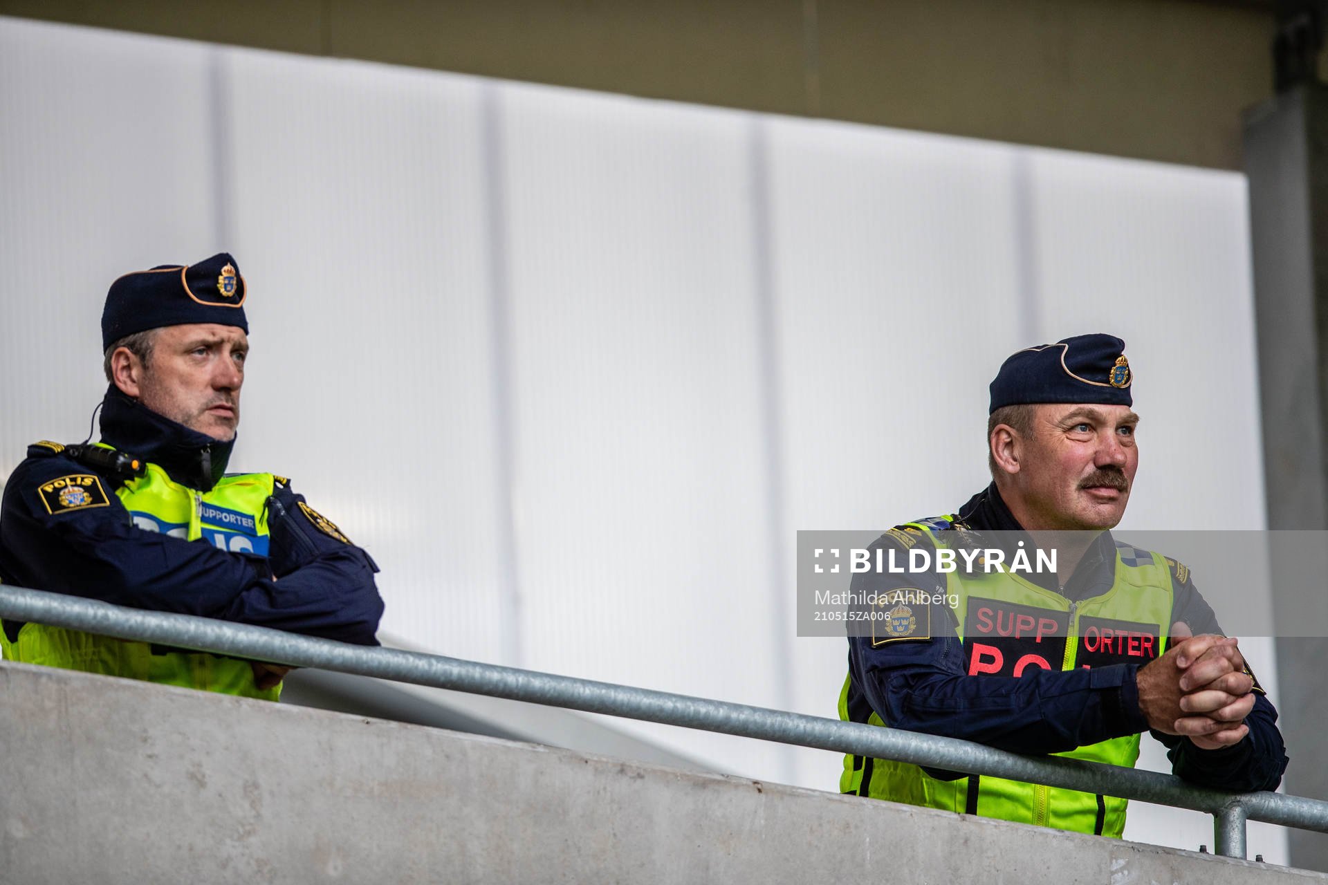 Poliser på läktaren