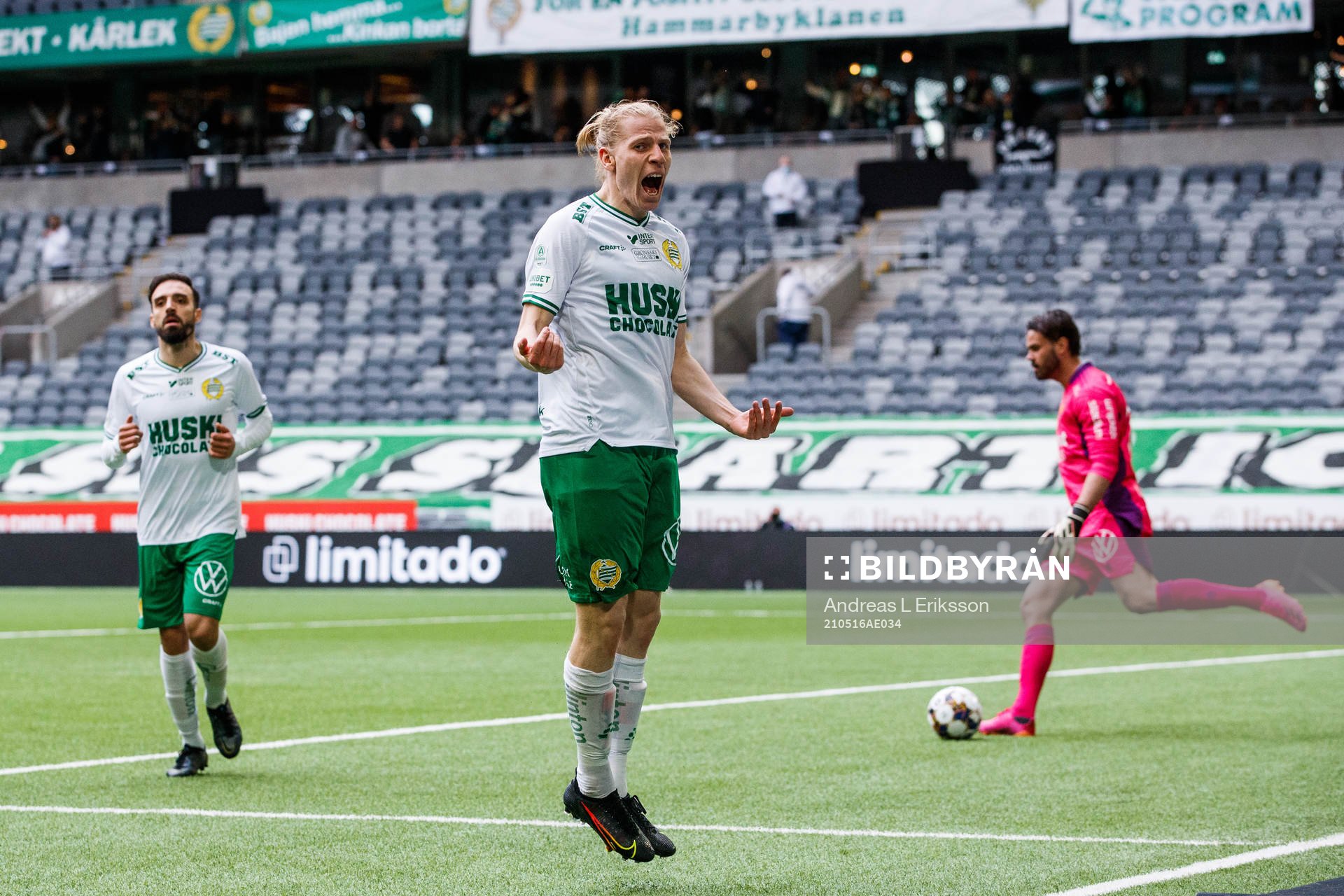 Hammarbys Gustav Ludwigson jublar