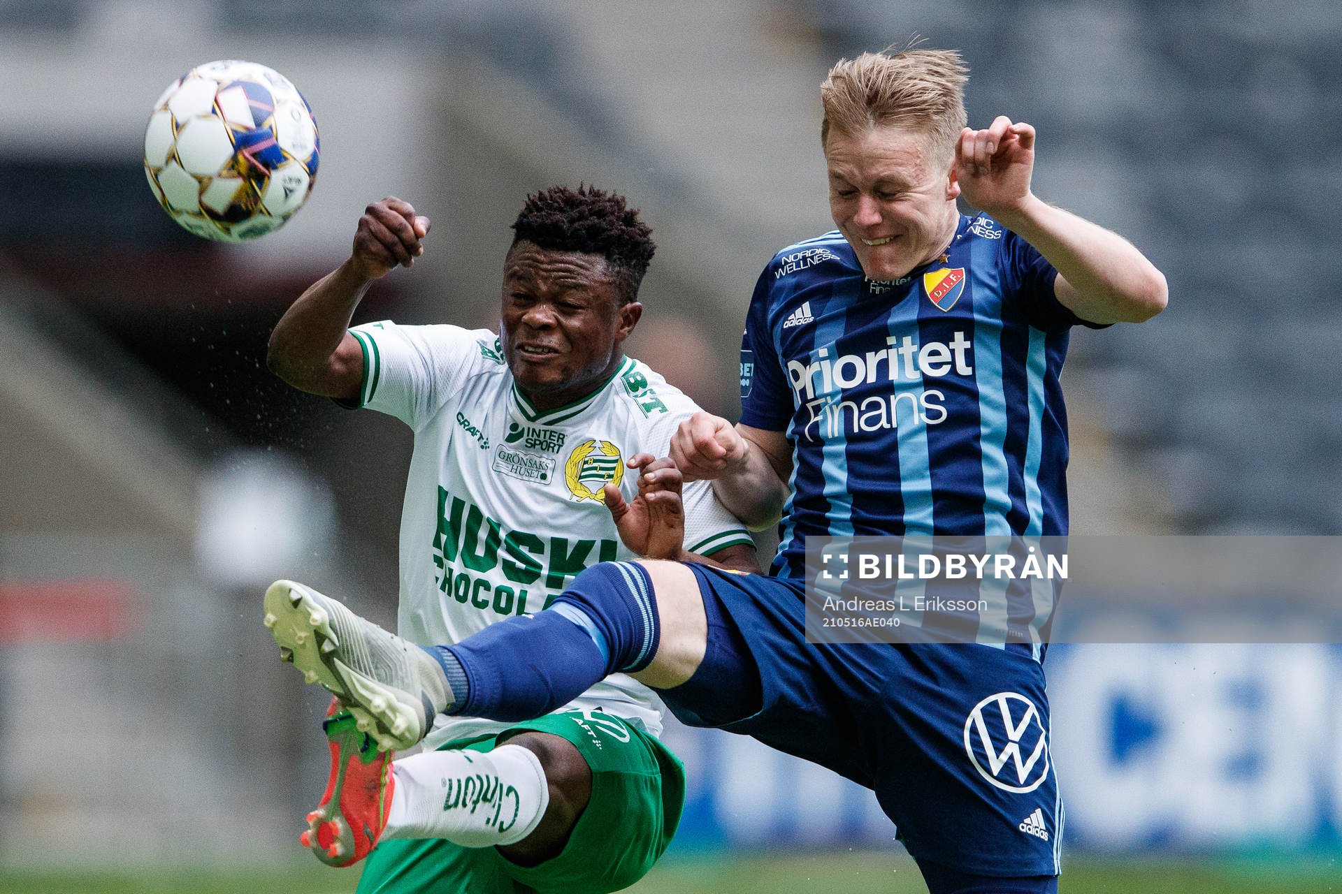 Hammarbys Aziz Mohammed Ouattara  och Djurgårdens Elliot