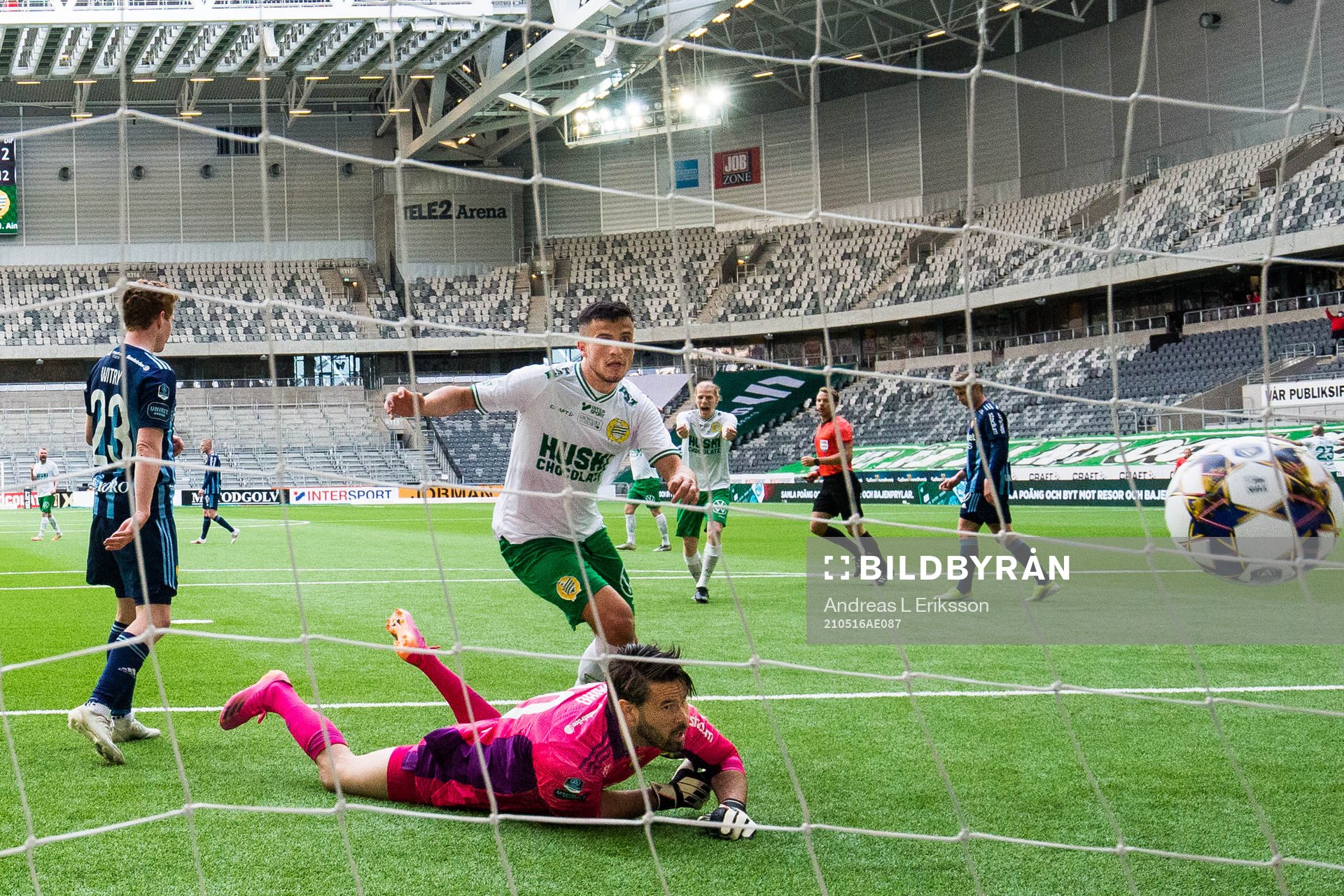 Hammarbys Astrit Selmani kvitterar för Hammarby till 2-2