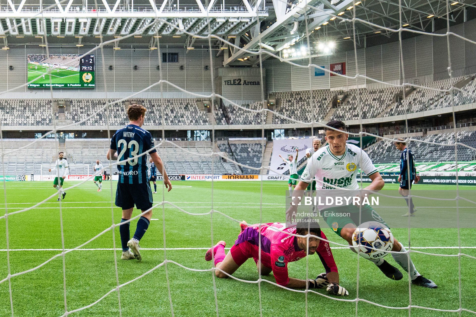 Hammarbys Astrit Selmani kvitterar för Hammarby till 2-2