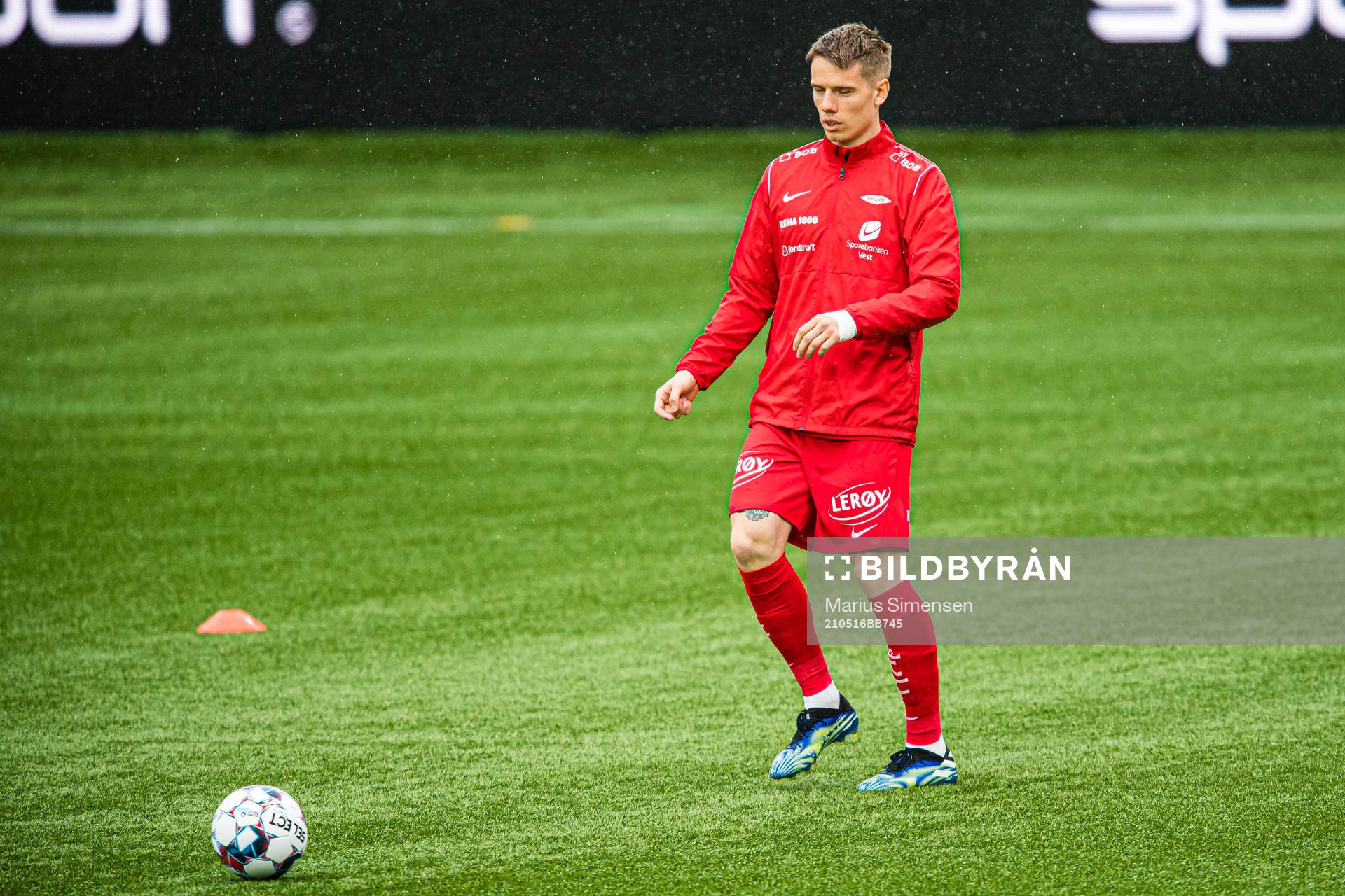 Robert Thomas Taylor of Brann warms up