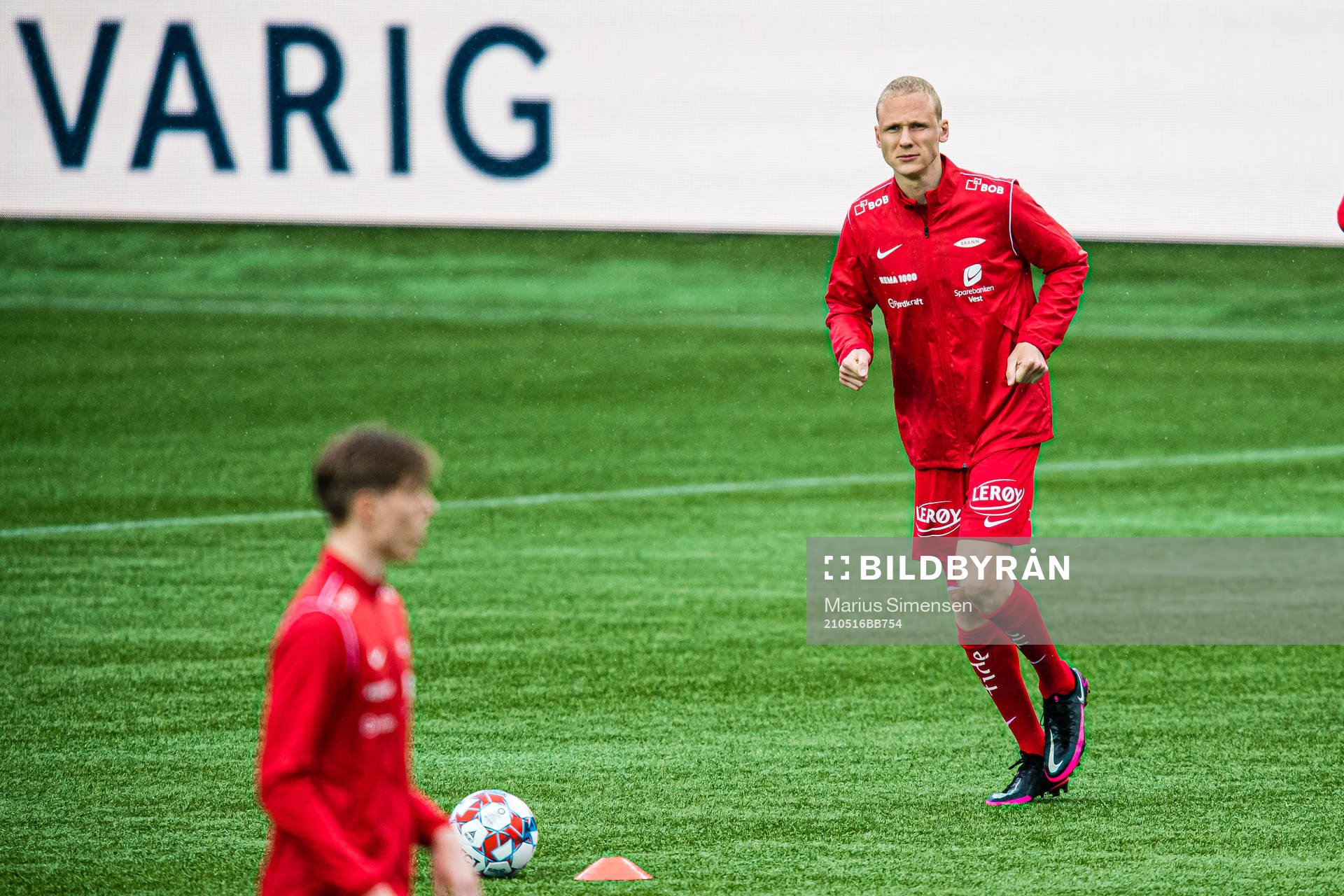 Kristoffer Ramos Barmen of Brann warms up ahead of the Eliteserien match between Molde and Brann on May 16, 2021 in Molde.