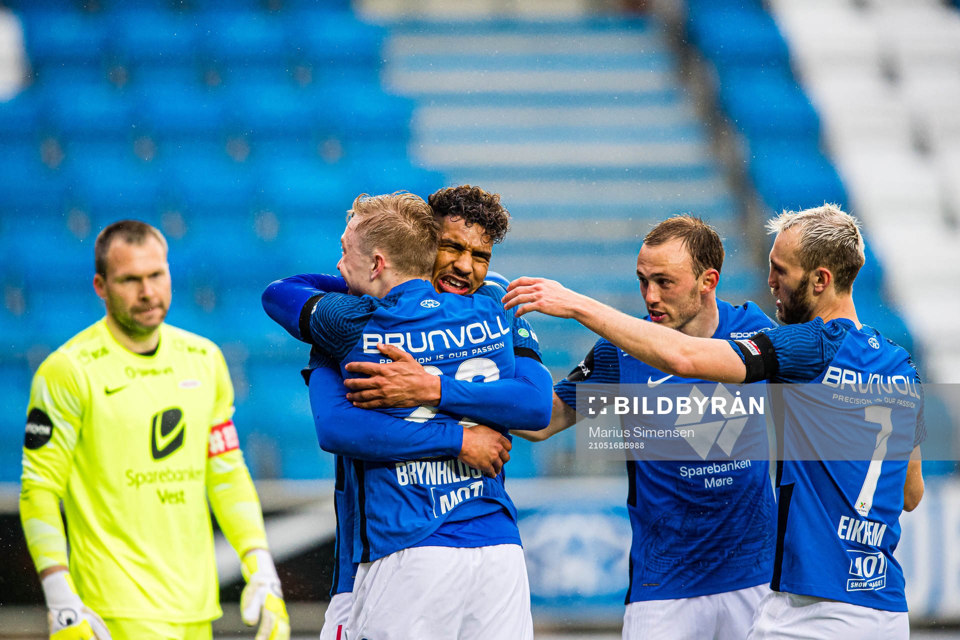 Ohikhuaeme Anthony Omoijuanfo of Molde celebrates