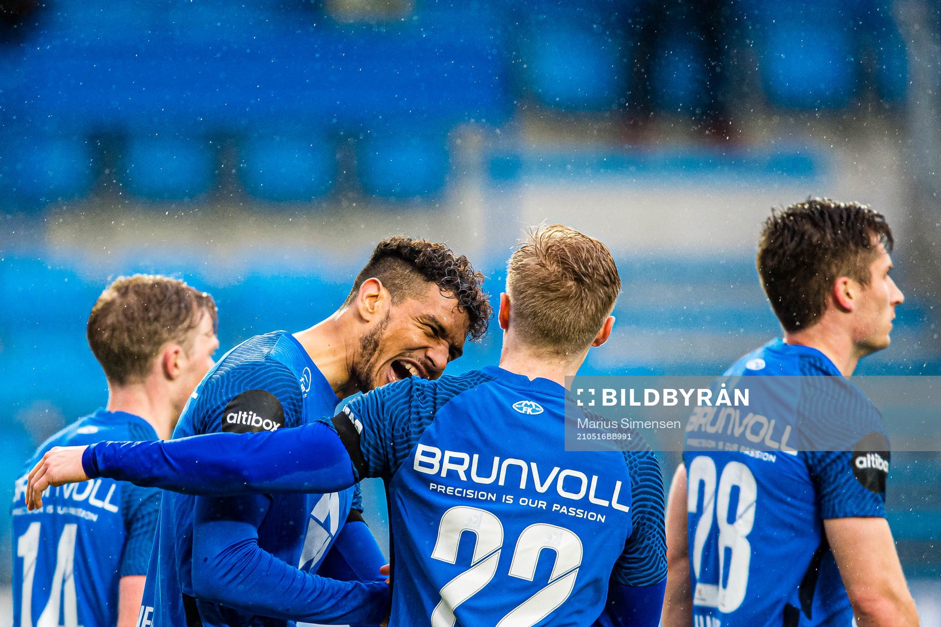 Ohikhuaeme Anthony Omoijuanfo of Molde celebrates