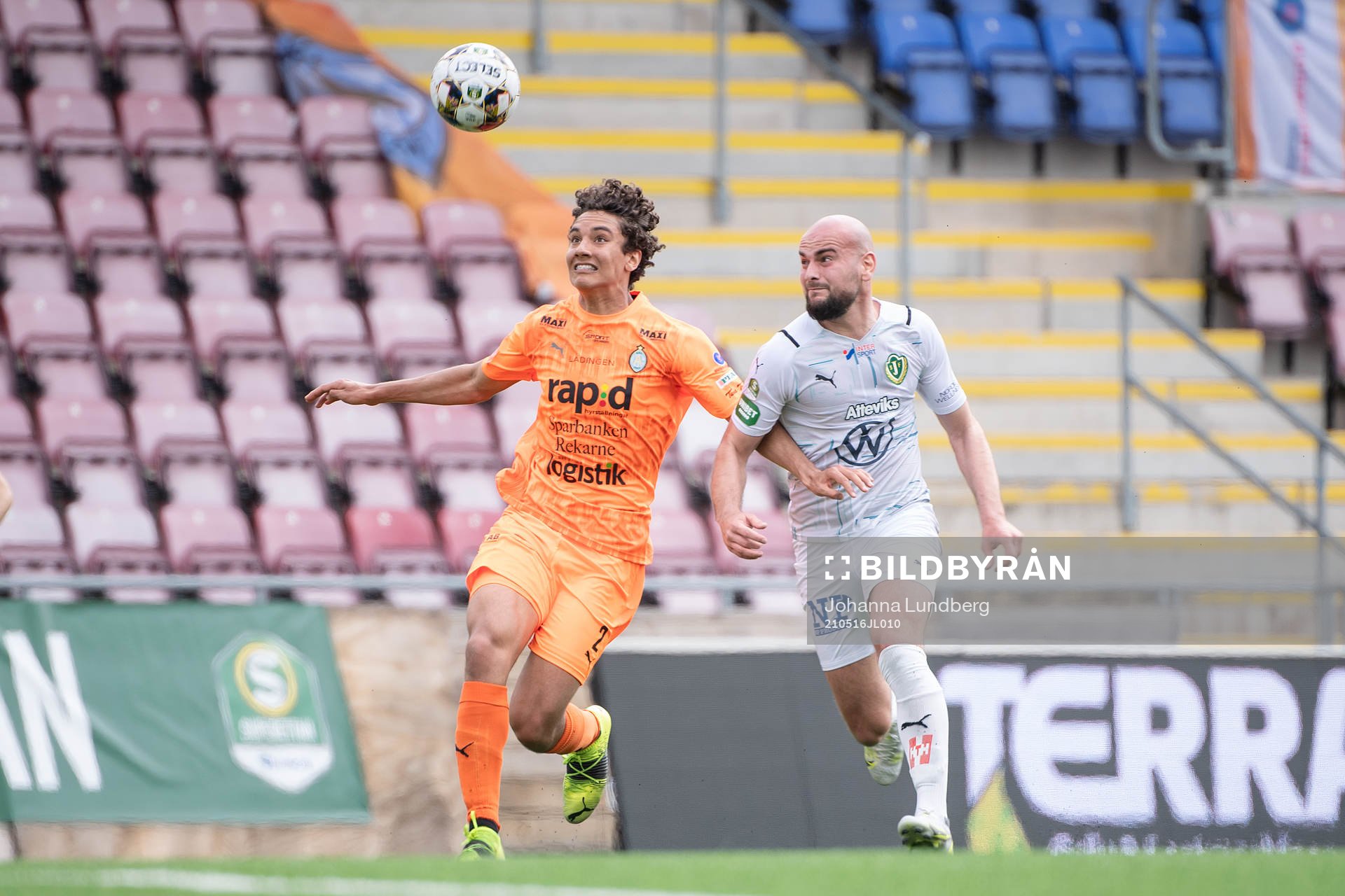 AFC Eskilstunas Robin Tihi och Jönköpings Perparim Beqaj