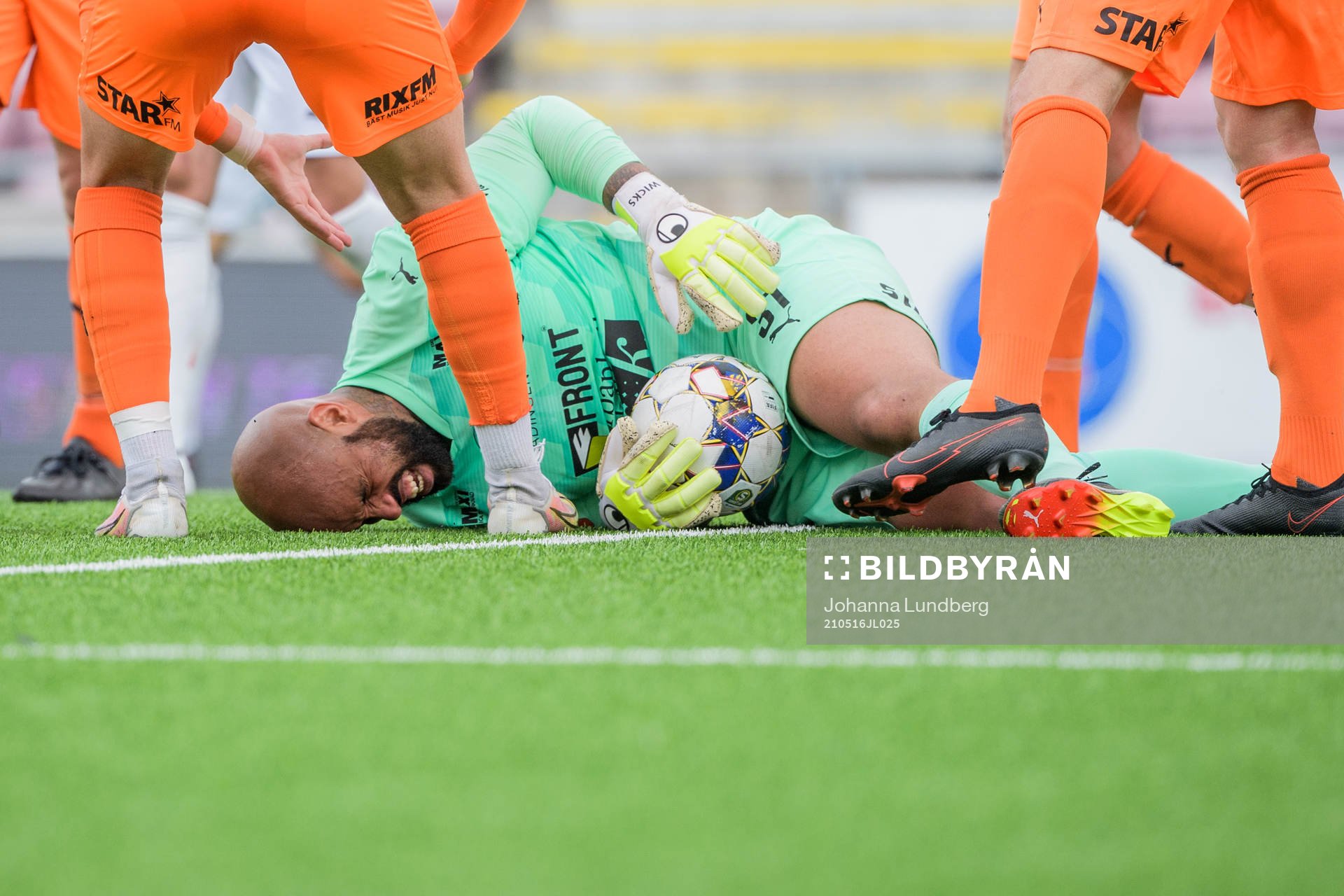 AFC Eskilstunas målvakt Joshua Wicks har ont