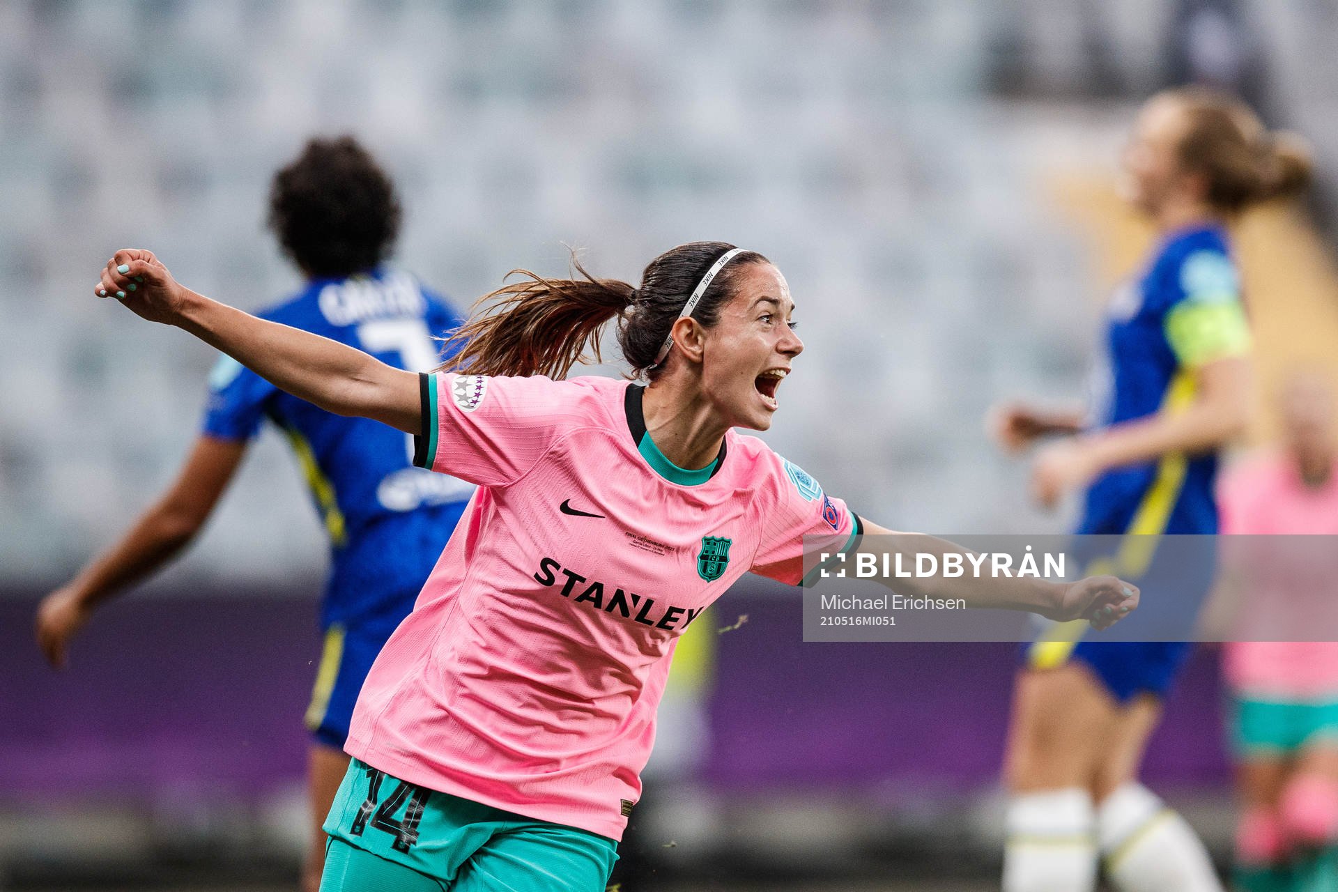 Aitana Bonmati of Barcelona celebrate