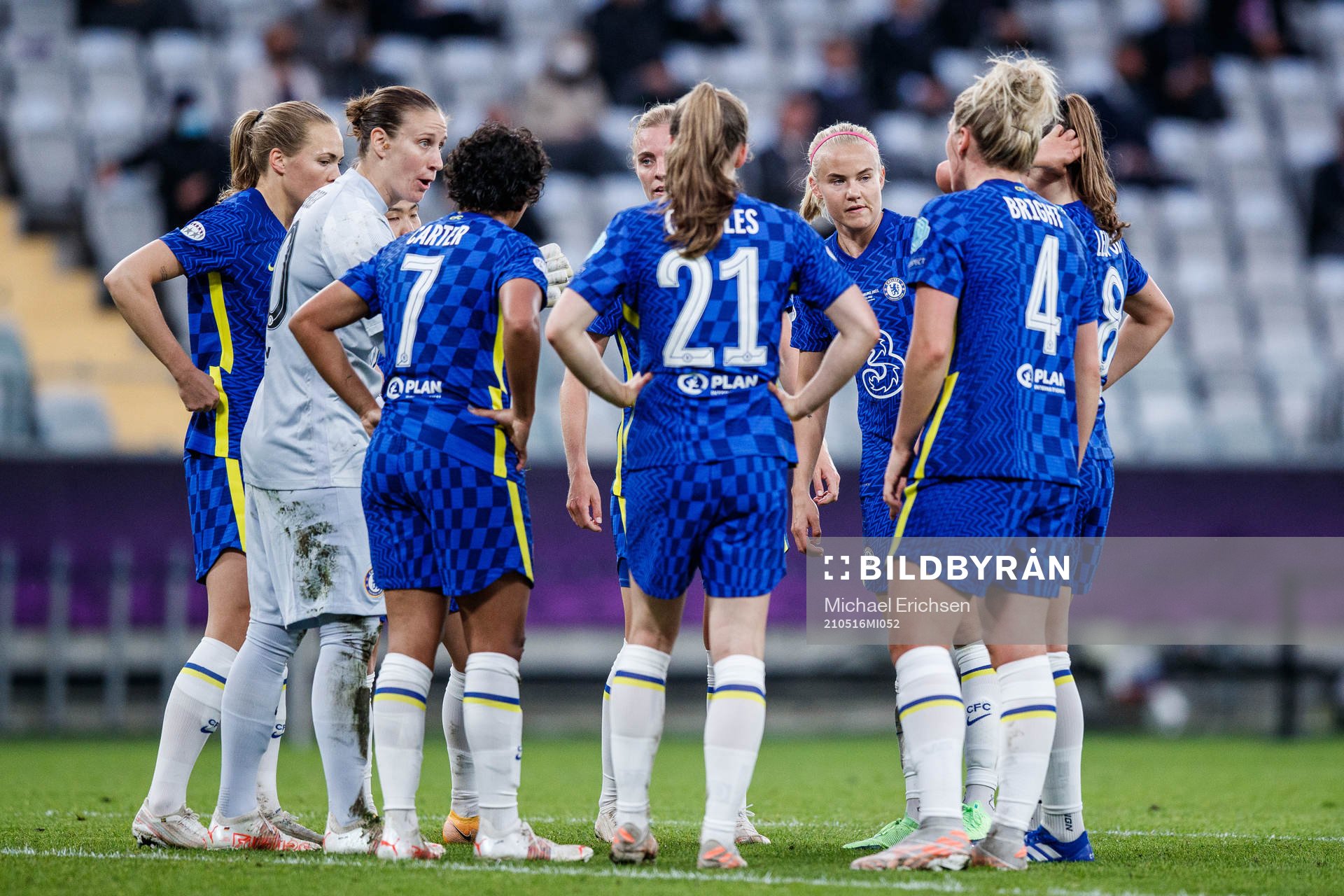 goalkeeper Ann-Katrin Berger of Chelsea speaks to her