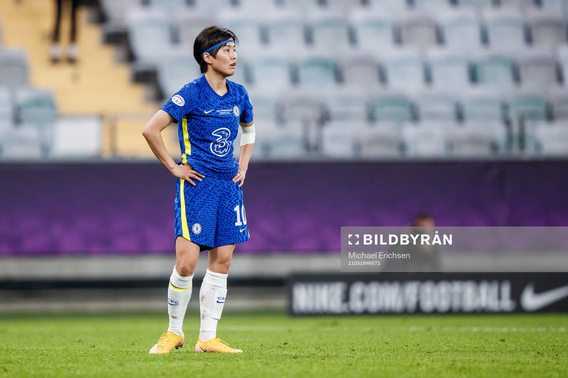 Ji So-Yun of Chelsea looks dejected