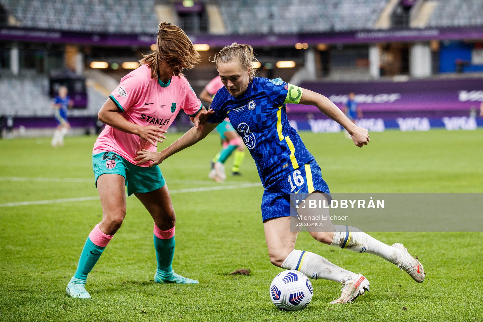 Lieke Martens of Barcelona and Magdalena Eriksson of Chelsea